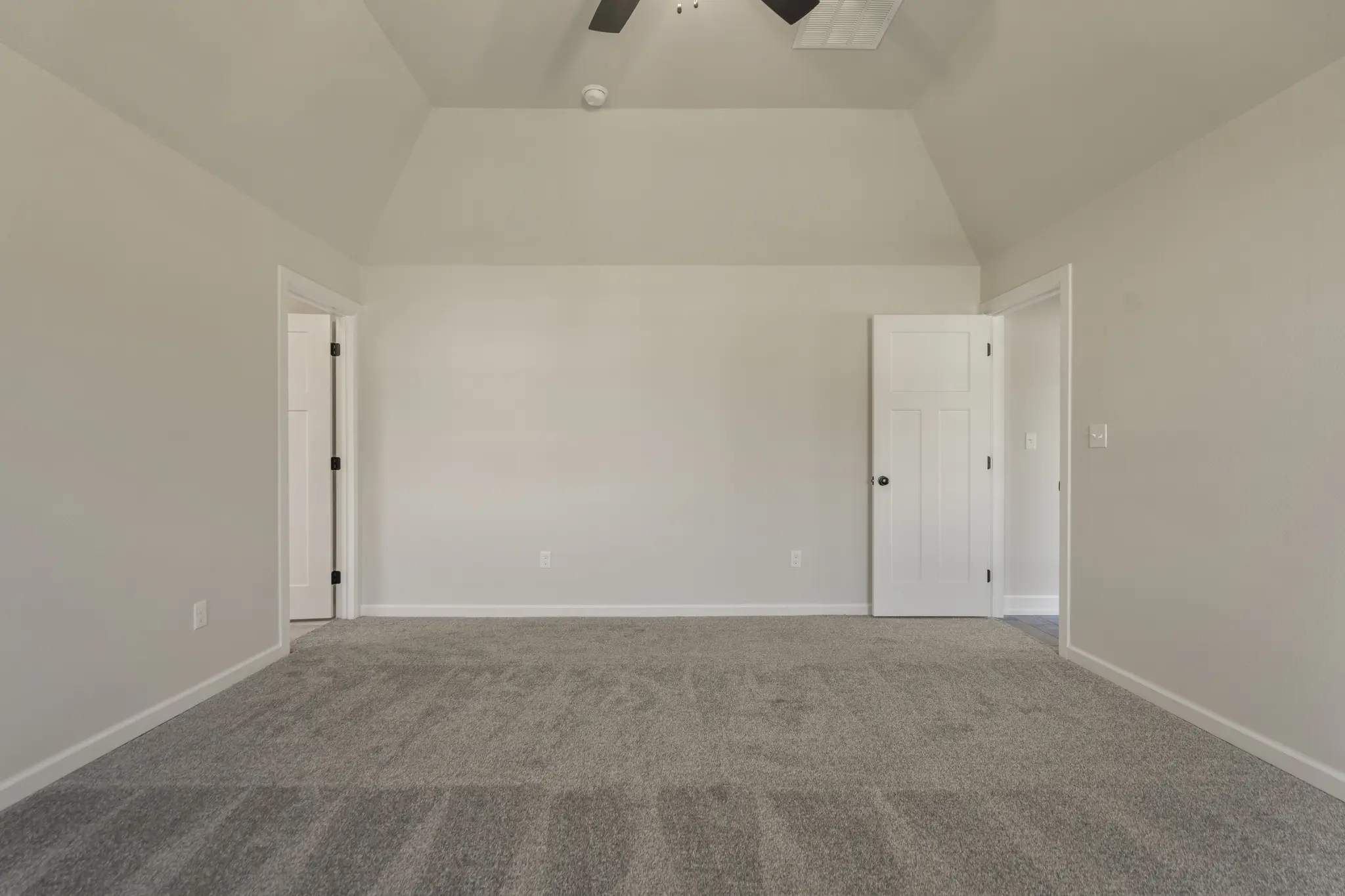 Example of Bellevue II floor plan - Features and Finishes may vary based on product availability