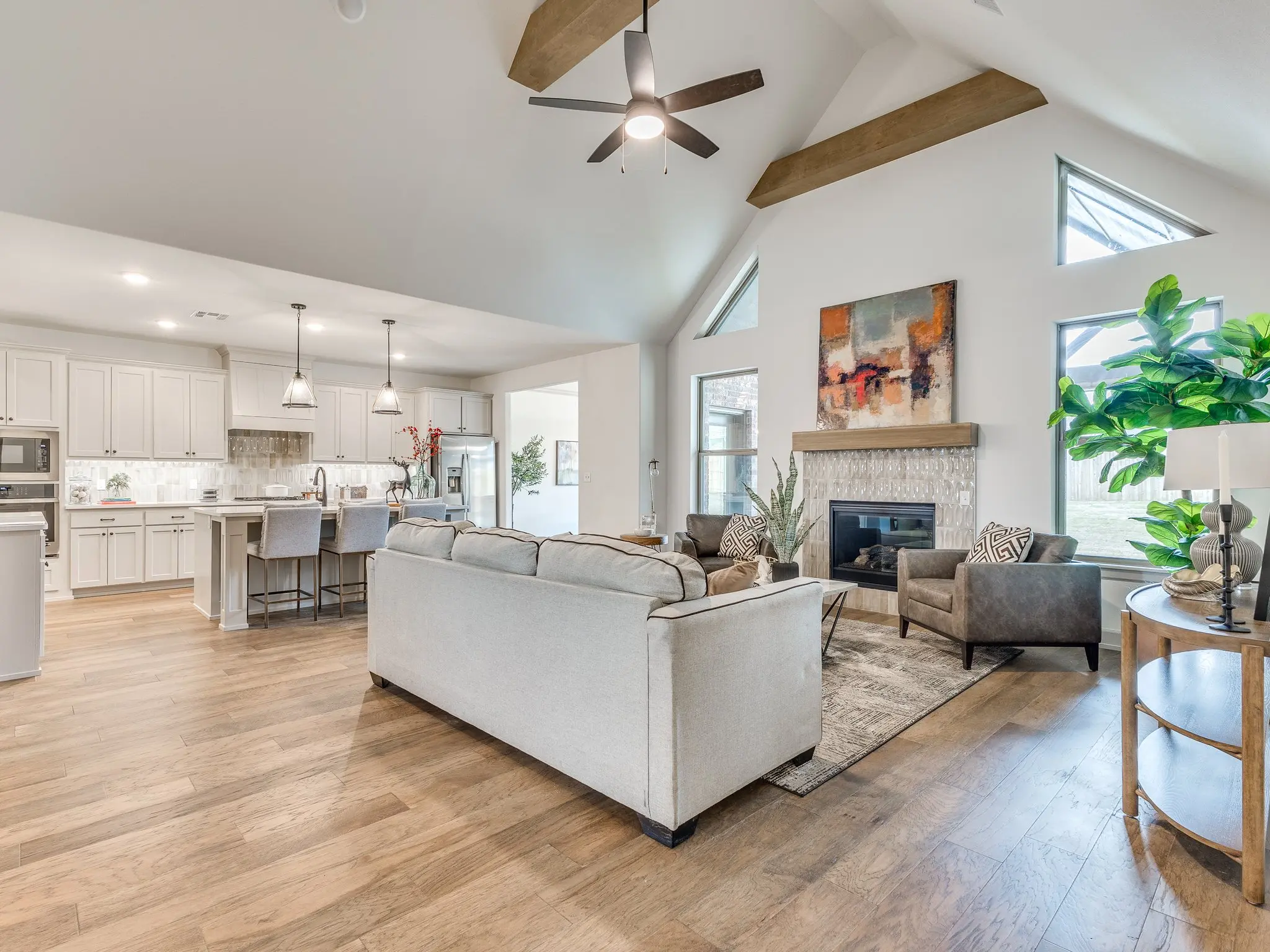 Example of Staged Charleston floor plan - Features and Finishes may vary based on product availability