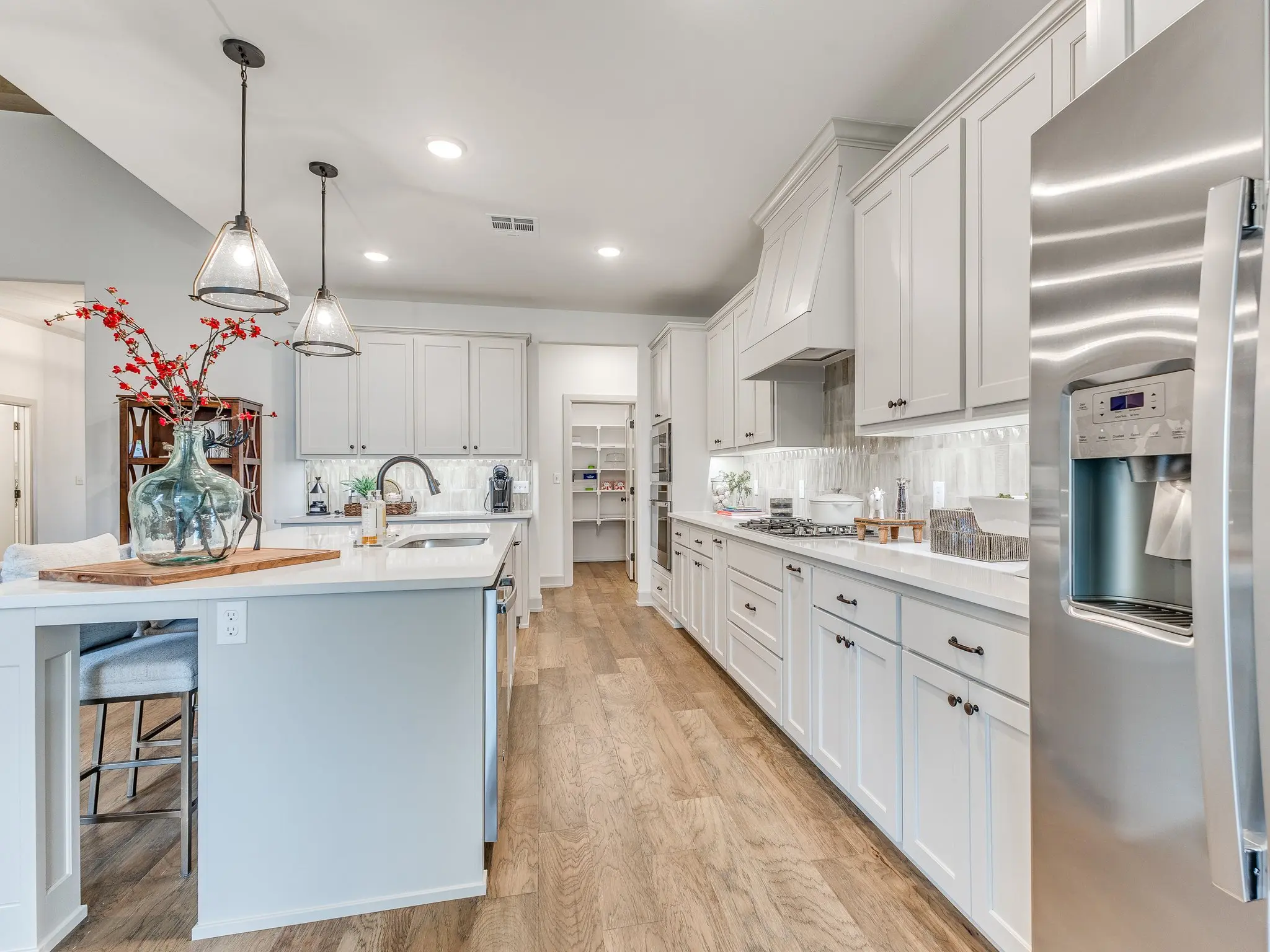 Example of Staged Charleston floor plan - Features and Finishes may vary based on product availability