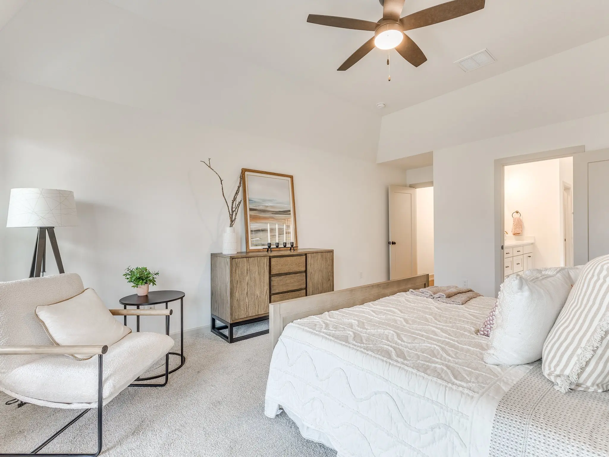 Example of Staged Charleston floor plan - Features and Finishes may vary based on product availability