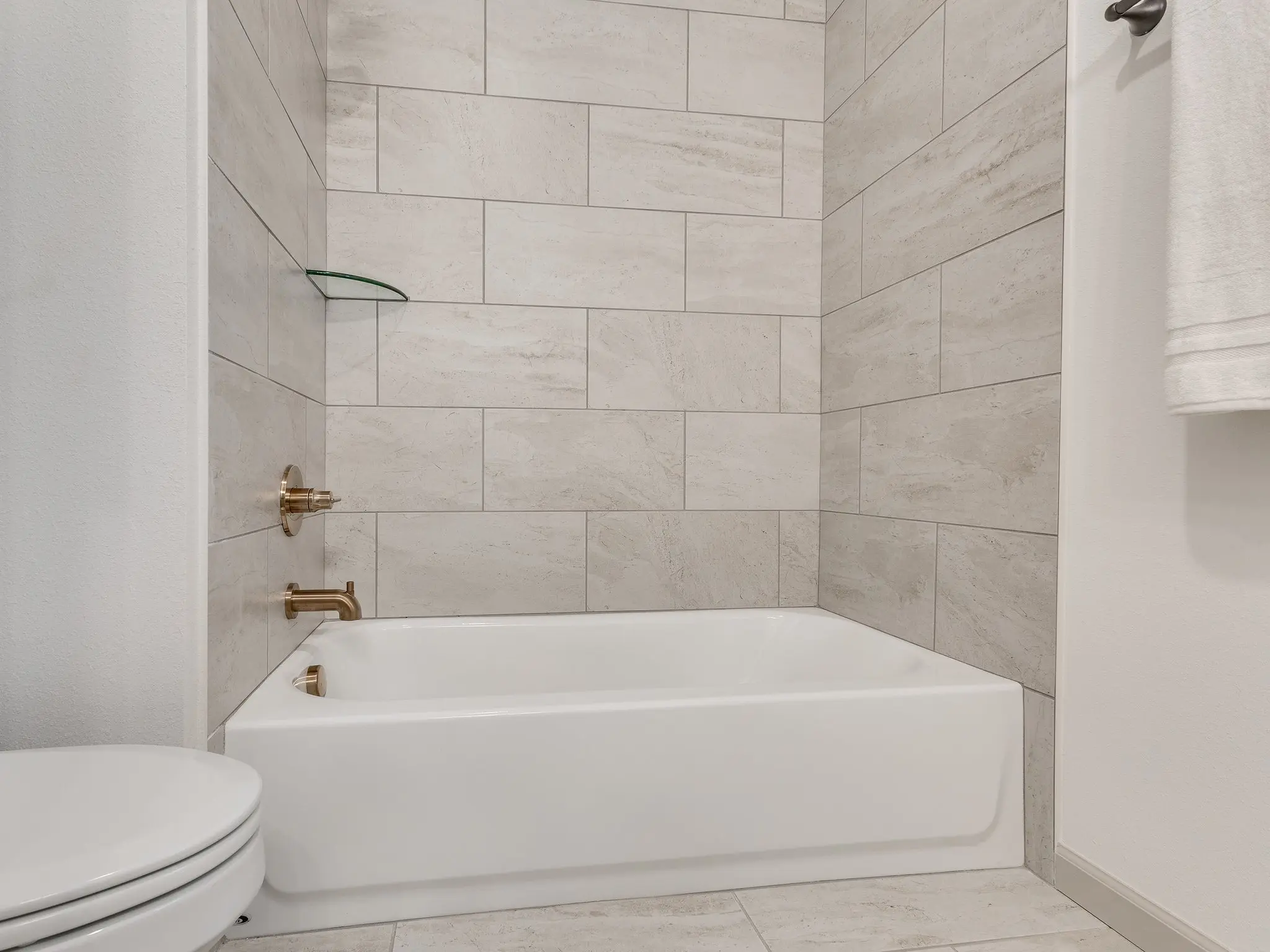 Example of Staged Charleston floor plan - Features and Finishes may vary based on product availability
