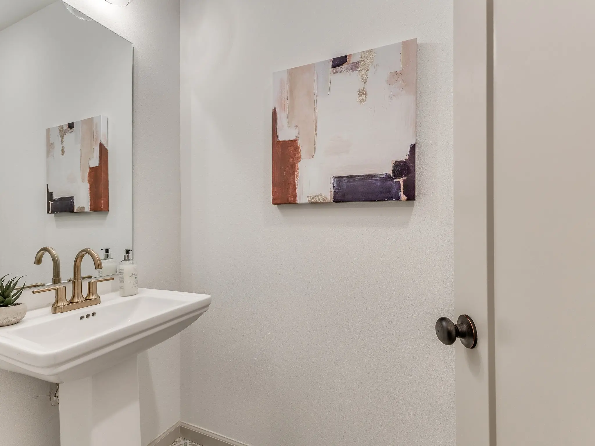 Example of Staged Charleston floor plan - Features and Finishes may vary based on product availability