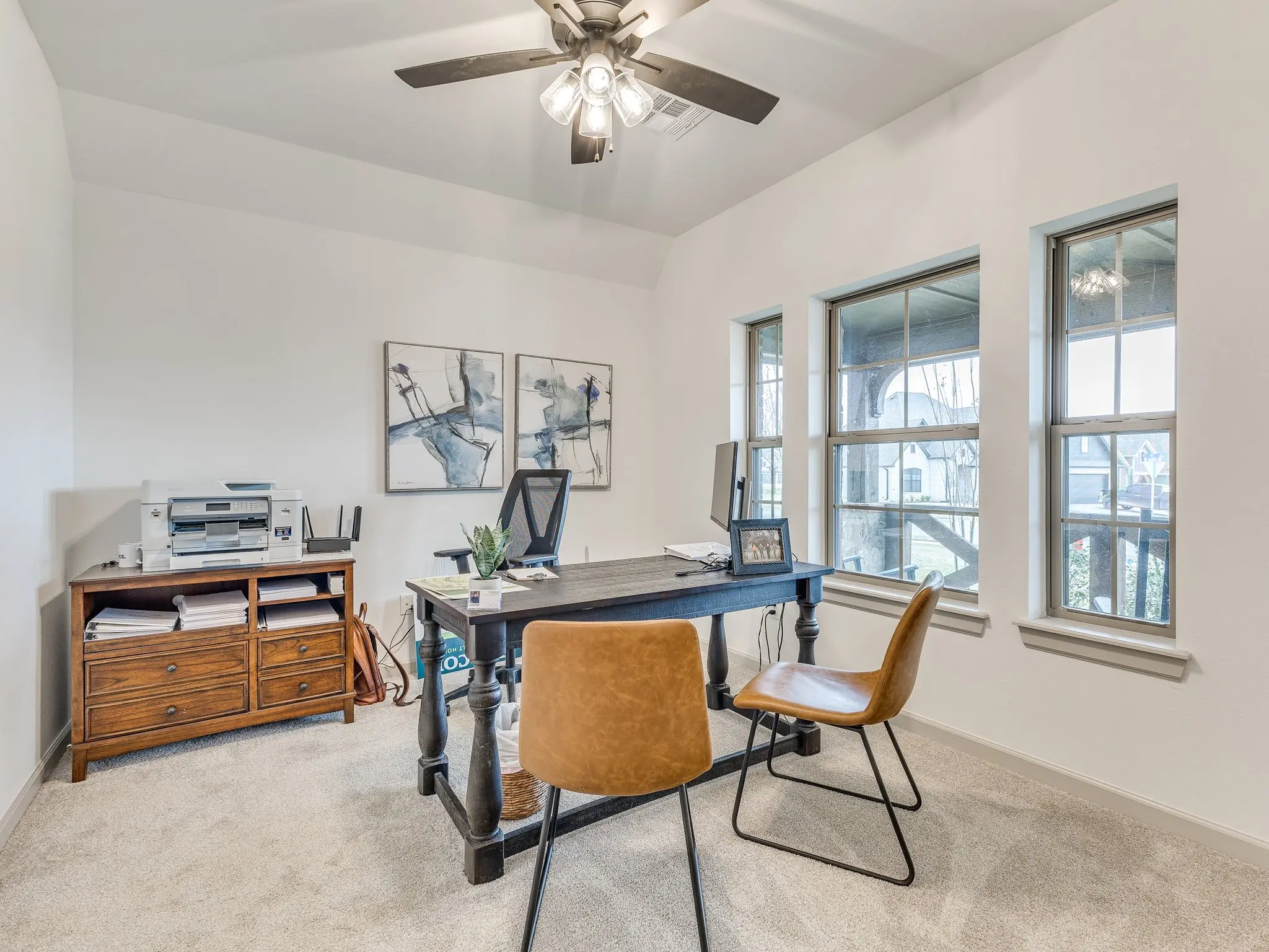 Example of Staged Charleston floor plan - Features and Finishes may vary based on product availability