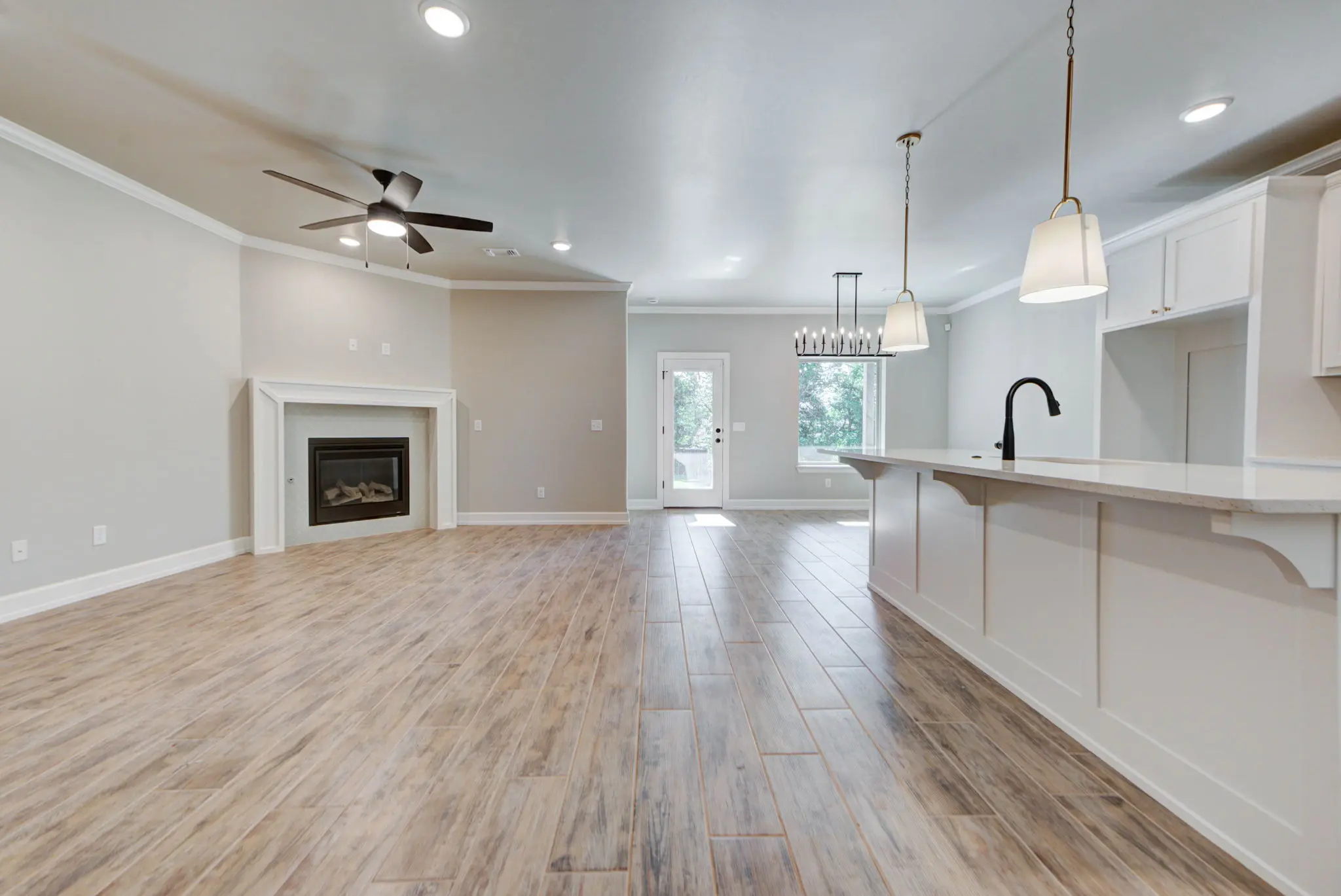 Derby - Interior Photo 5