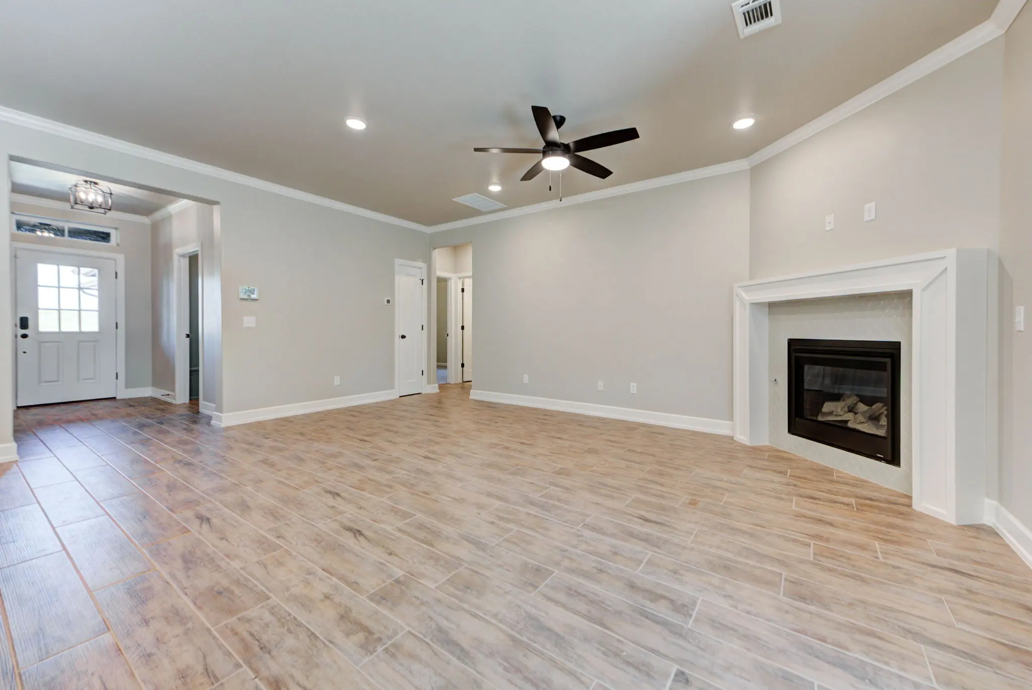 Derby - Interior Photo 6