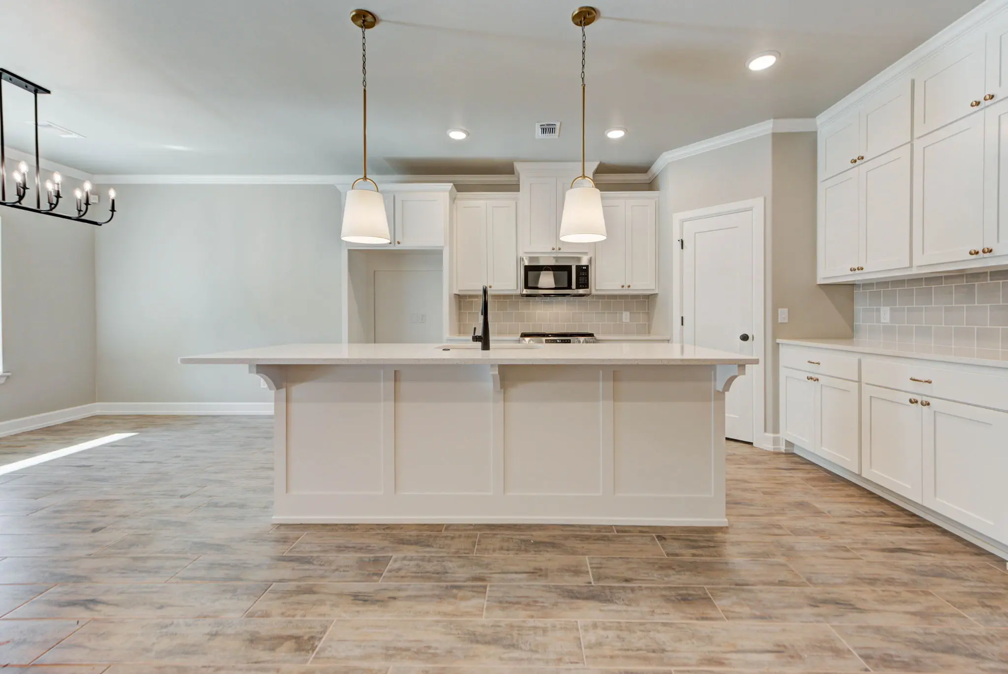 Derby - Interior Photo 7