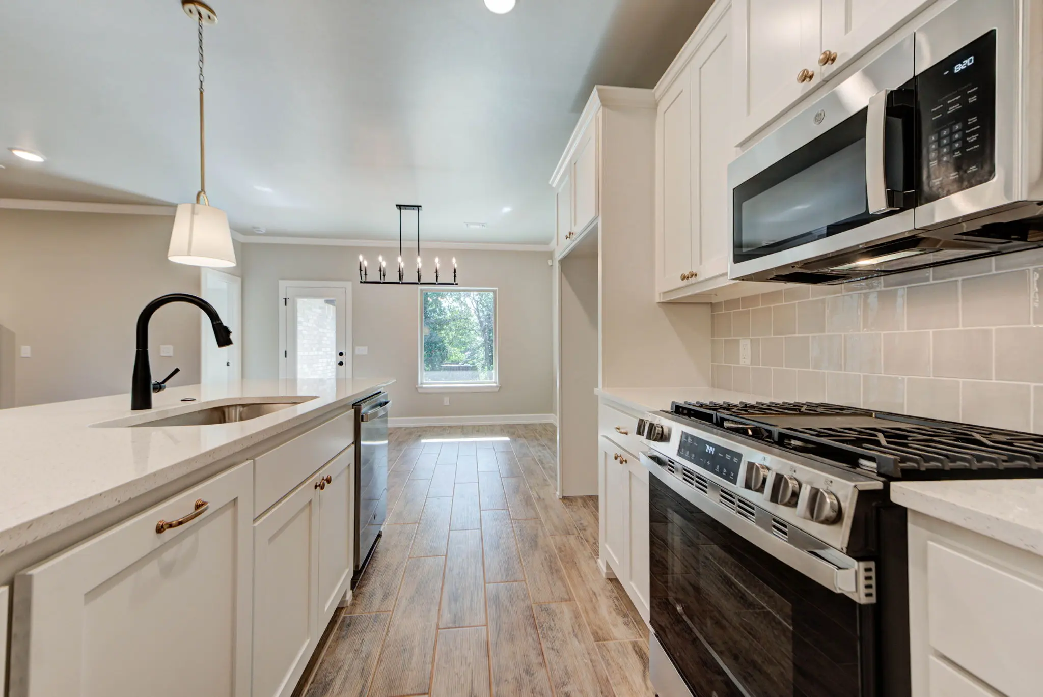 Derby - Interior Photo 8