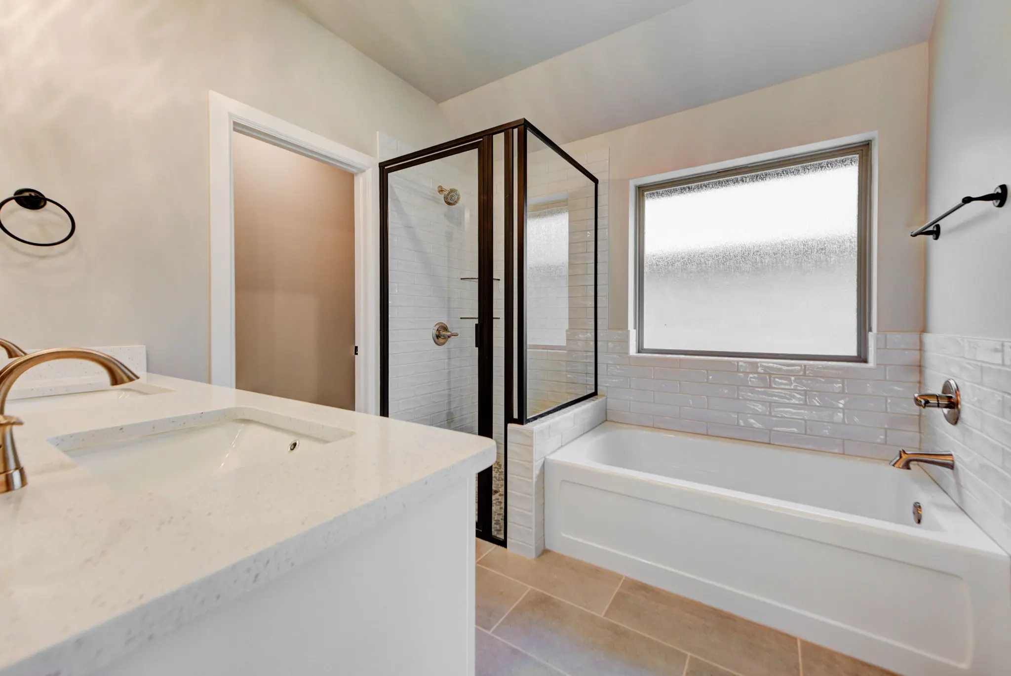 Derby - Interior Photo 12