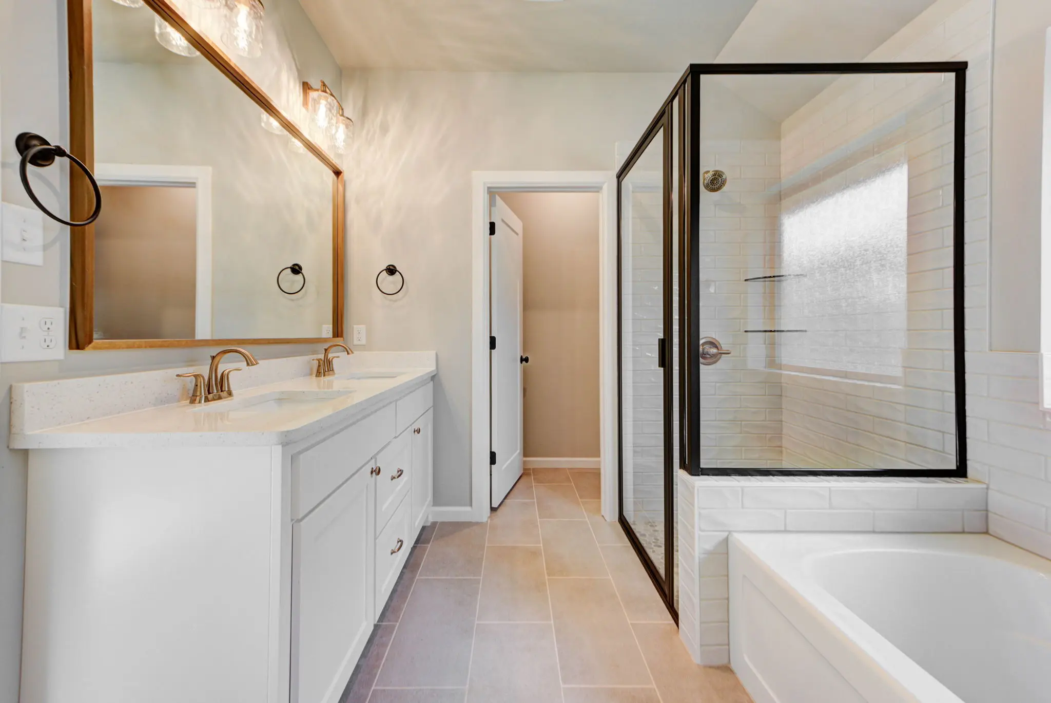 Derby - Interior Photo 13