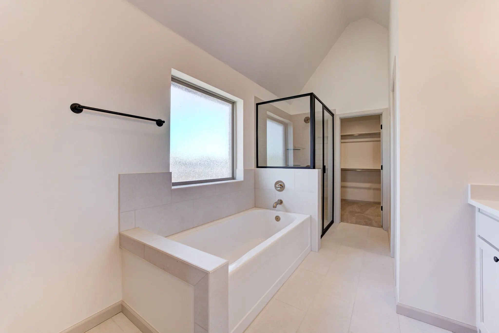 Charleston - Interior Photo 20