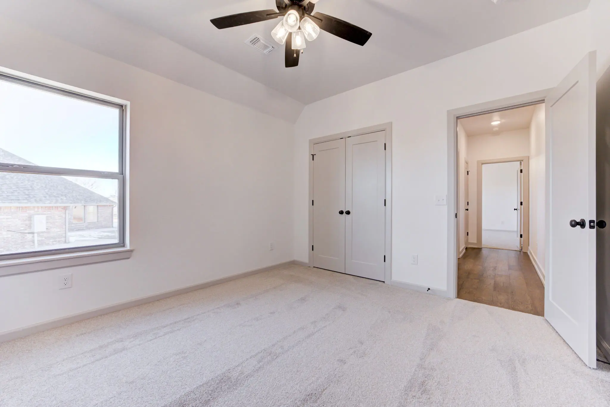 Charleston - Interior Photo 25