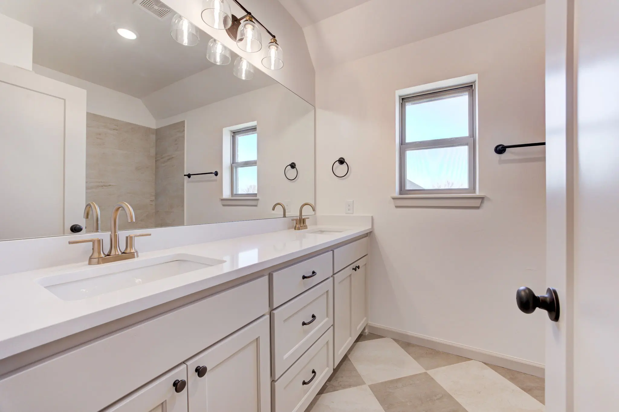 Charleston - Interior Photo 26