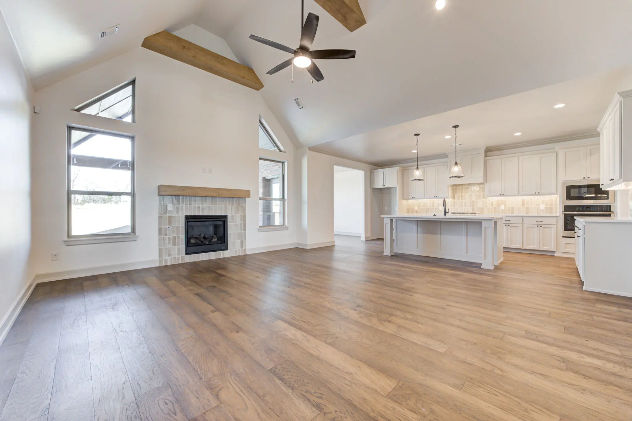 Charleston - Interior Photo 7