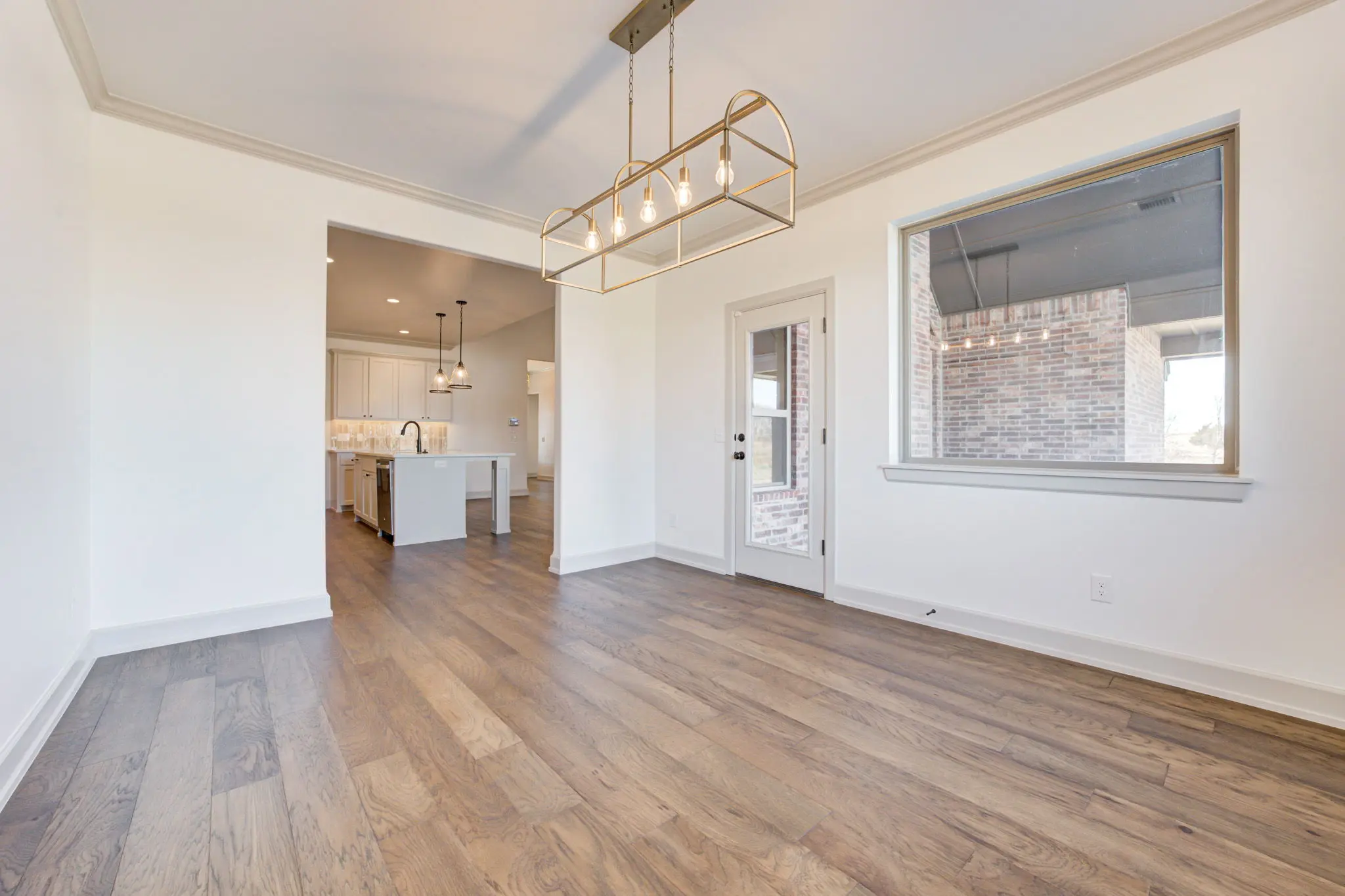 Charleston - Interior Photo 15