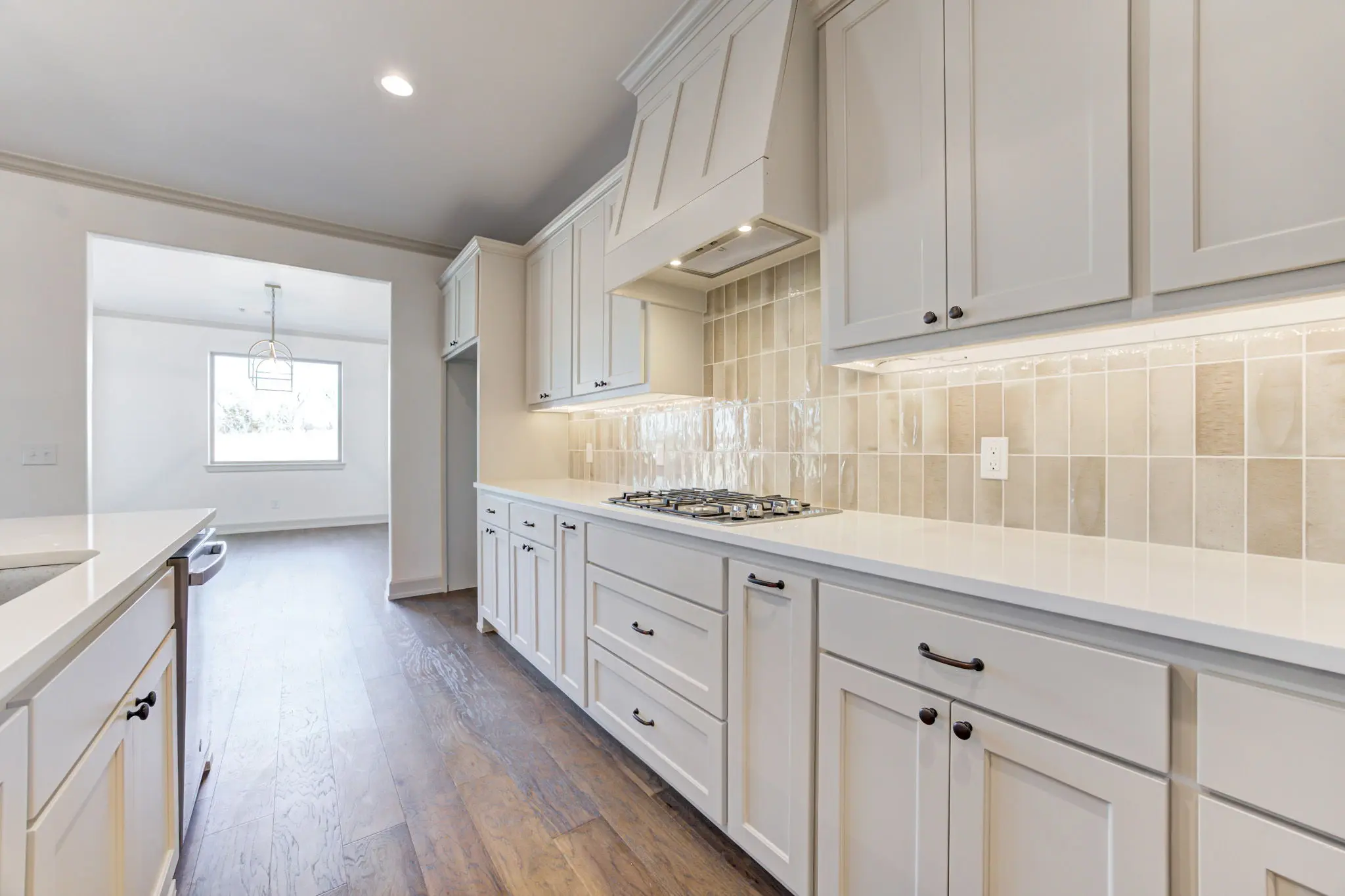 Charleston - Interior Photo 13