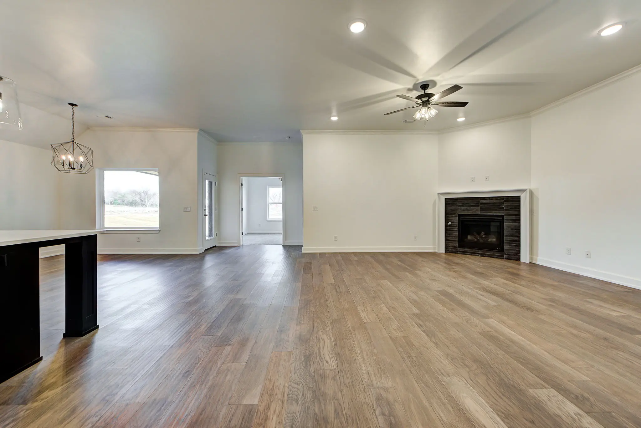 Dover - Interior Photo 4