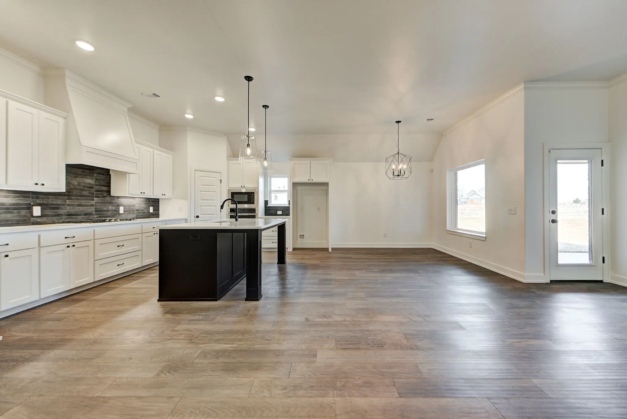 Dover - Interior Photo 6