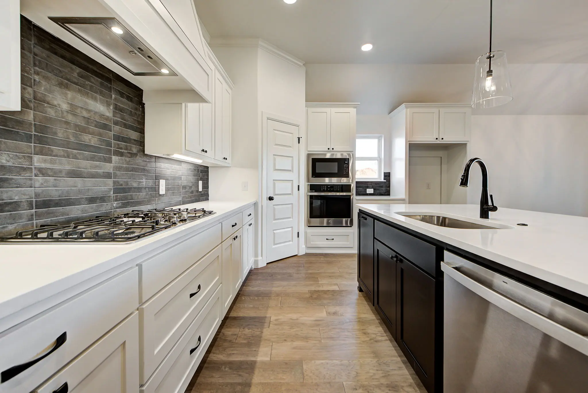 Dover - Interior Photo 9