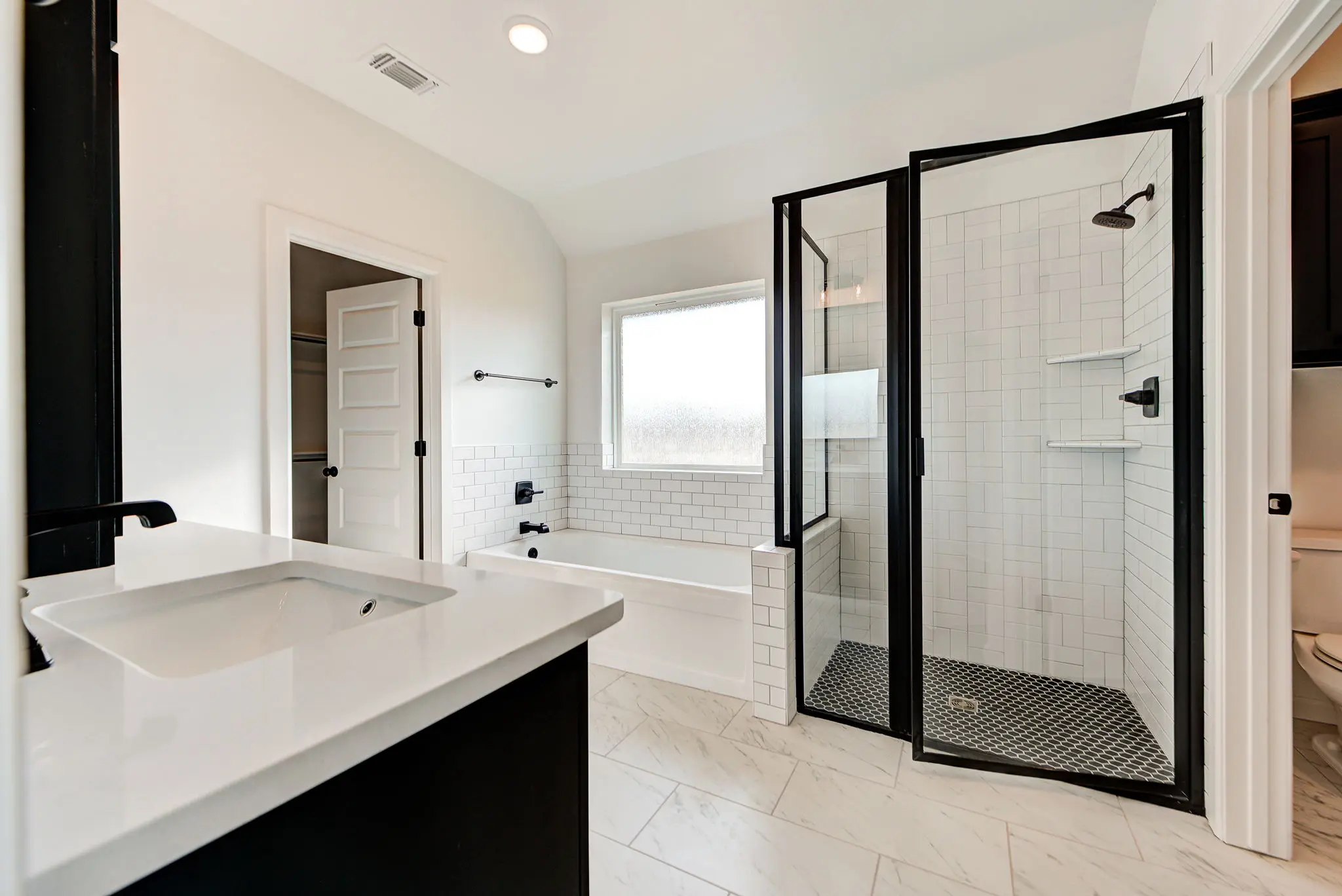 Dover - Interior Photo 14