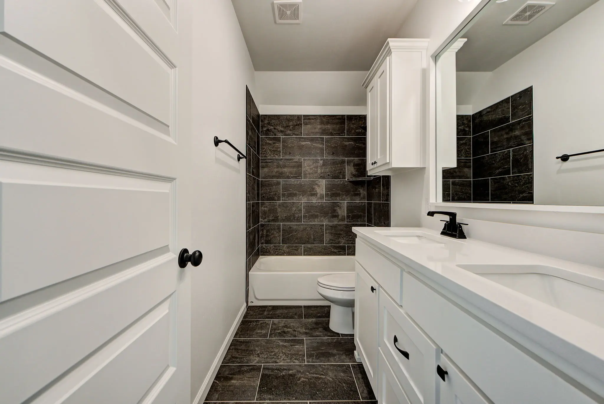 Dover - Interior Photo 25