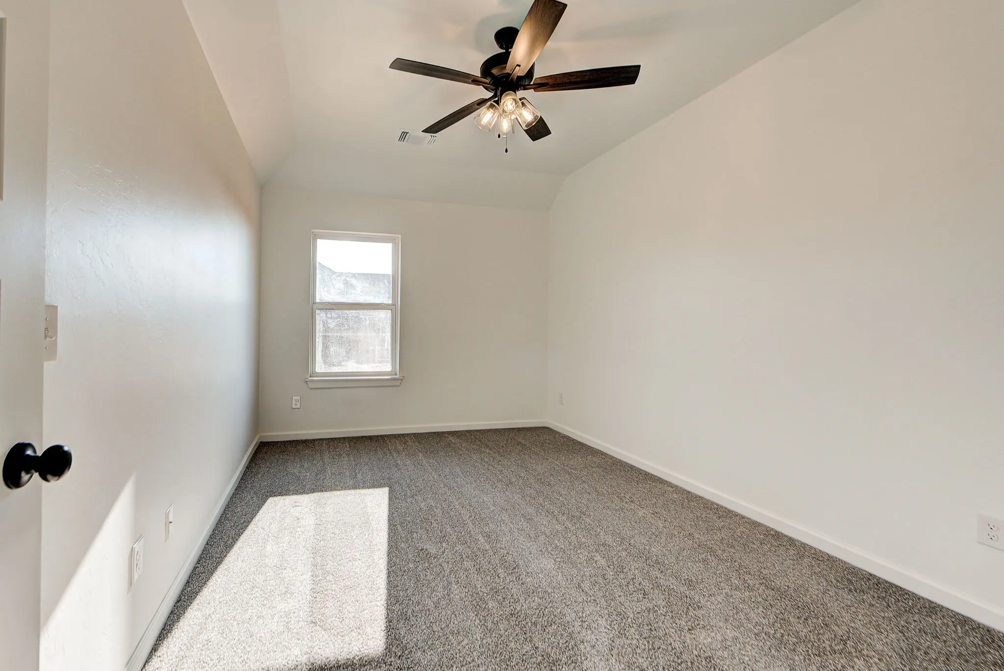 Dover - Interior Photo 26