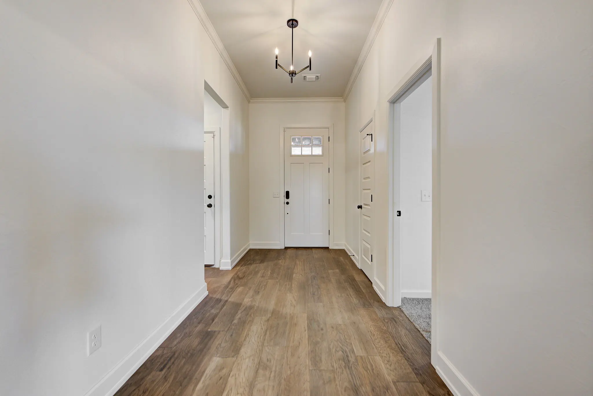 Dover - Interior Photo 17