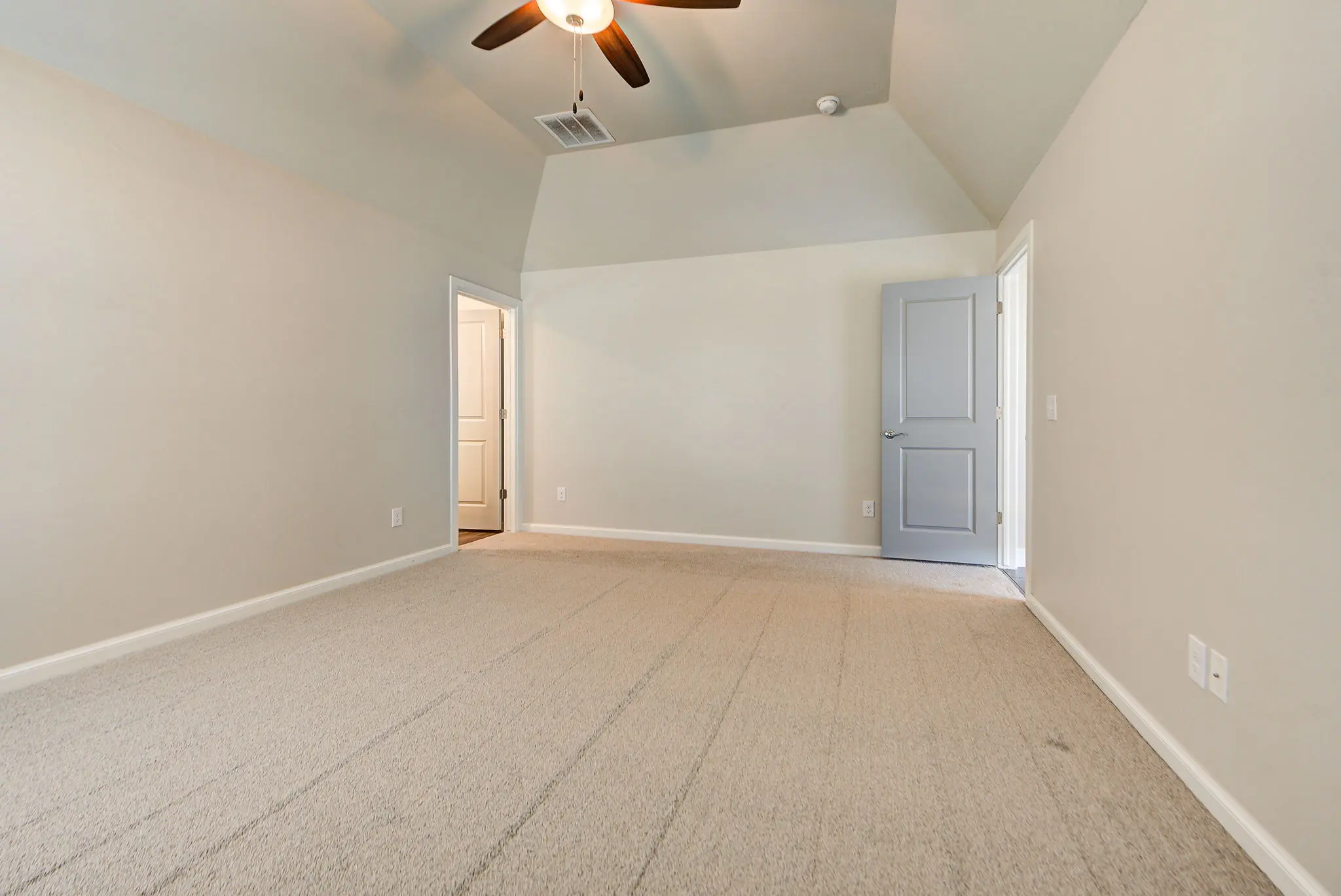 Example of Bellevue I floor plan - Features and Finishes may vary based on product availability