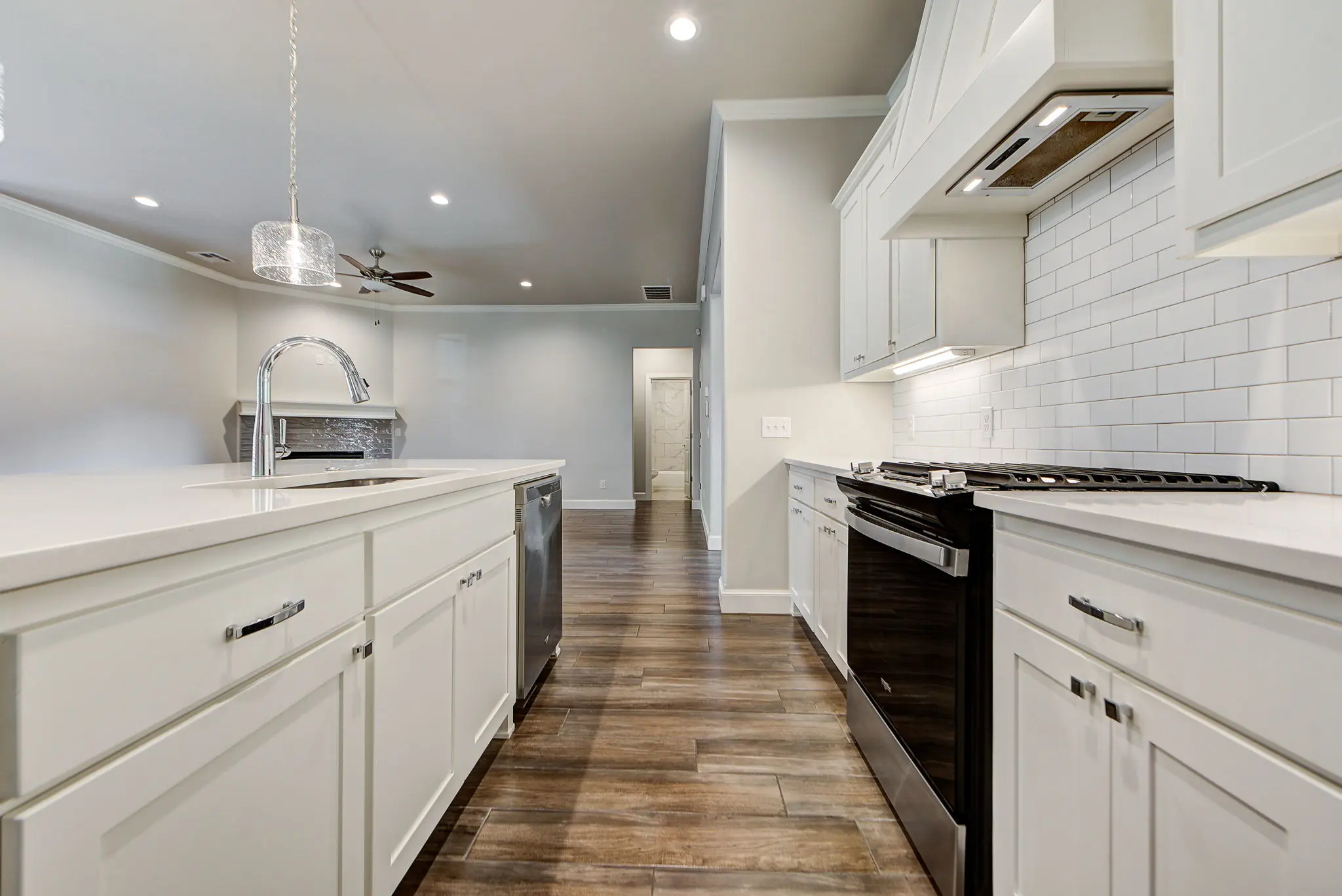 Example of Bellevue I floor plan - Features and Finishes may vary based on product availability