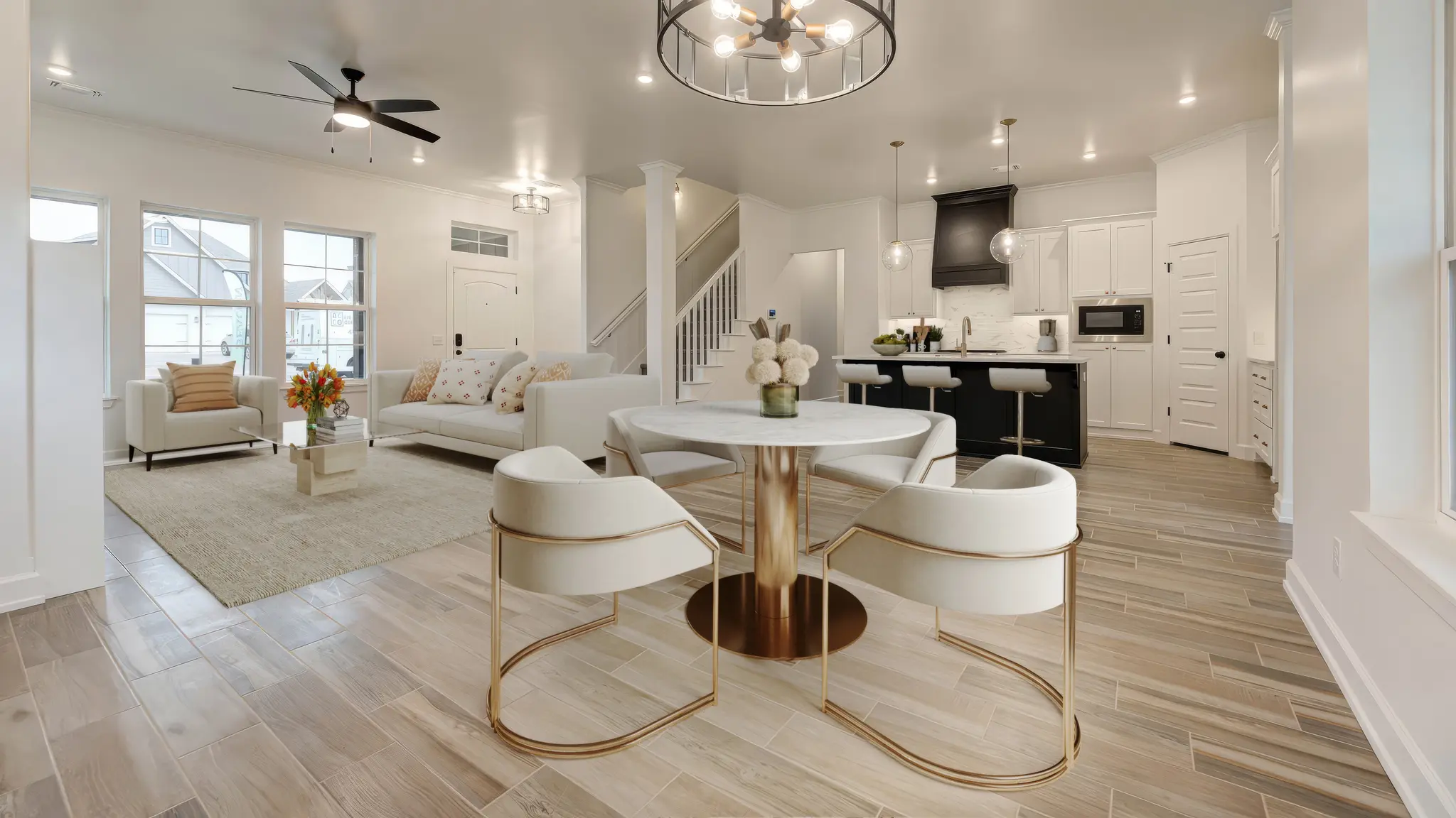 Newport - Interior Photo 35