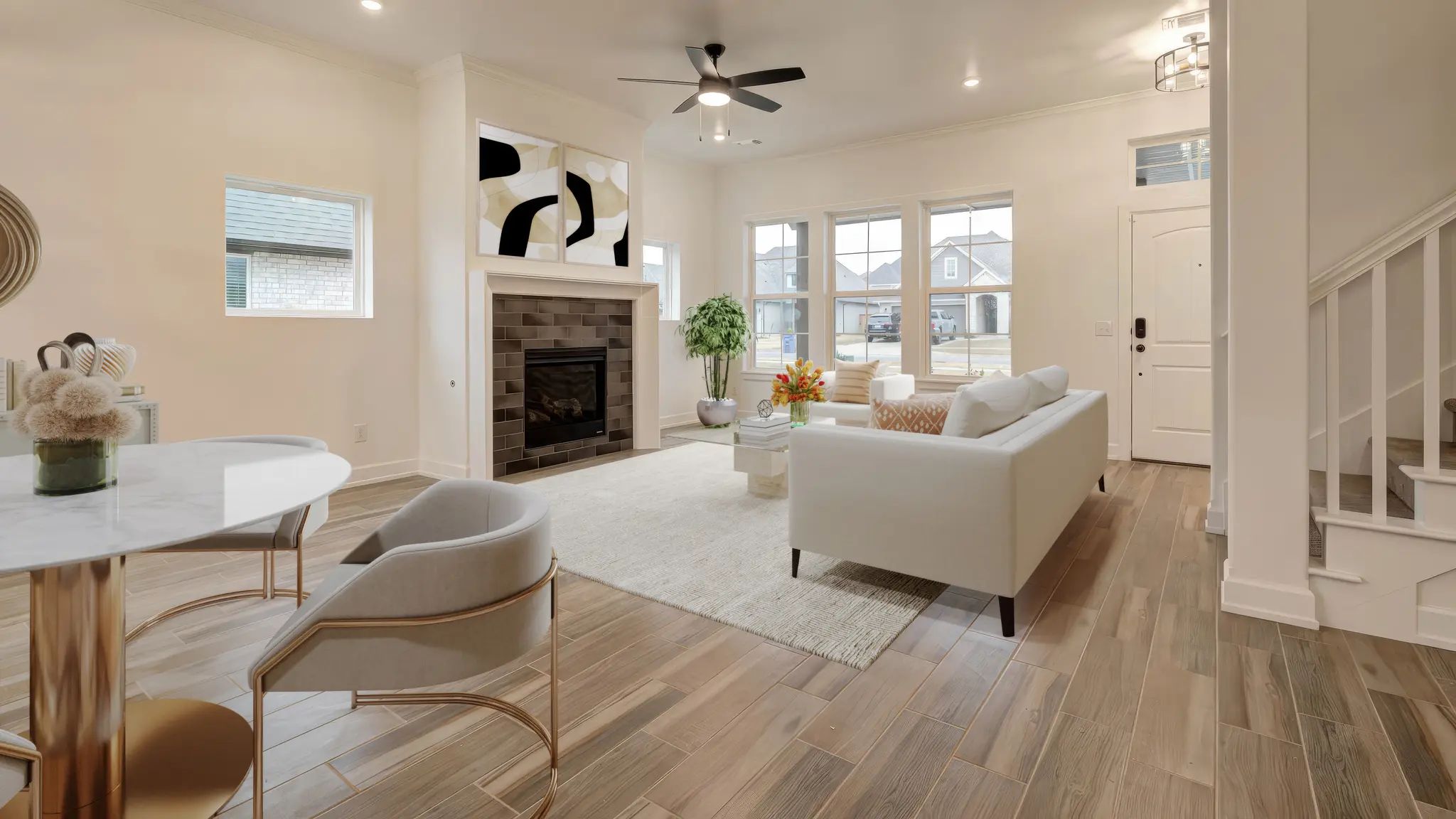 Newport - Interior Photo 33