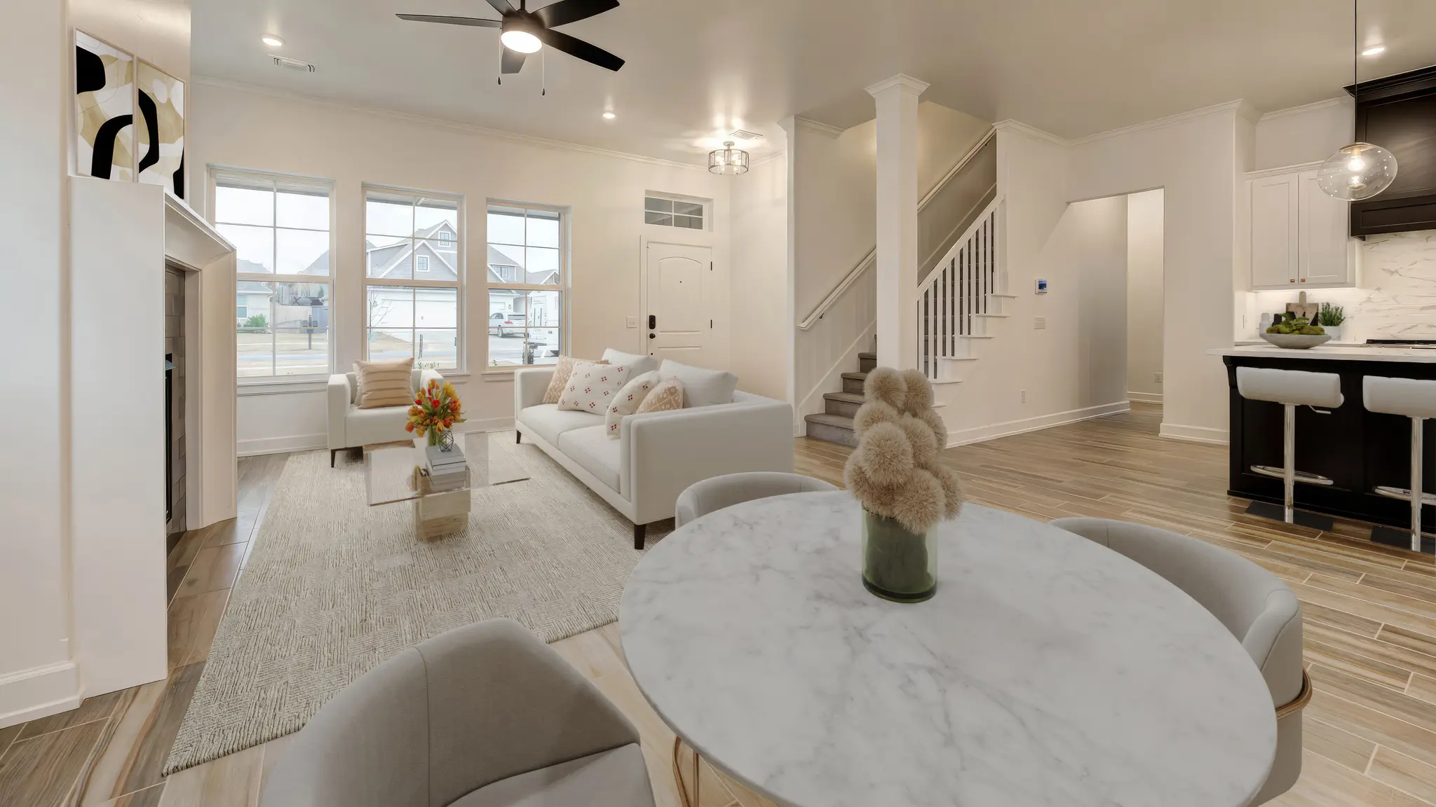 Newport - Interior Photo 34