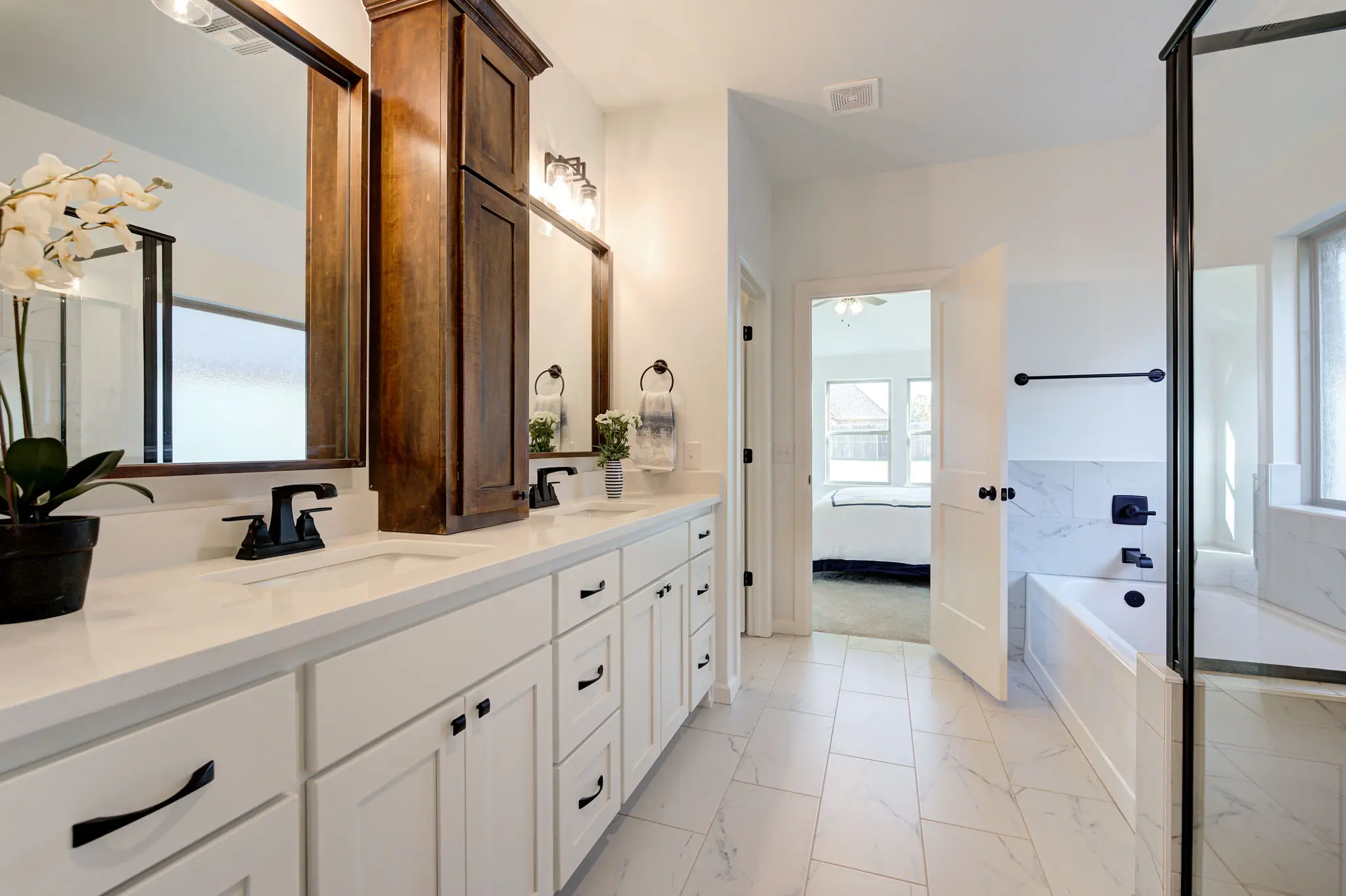 Example of London floor plan - Features and Finishes may vary based on product availability