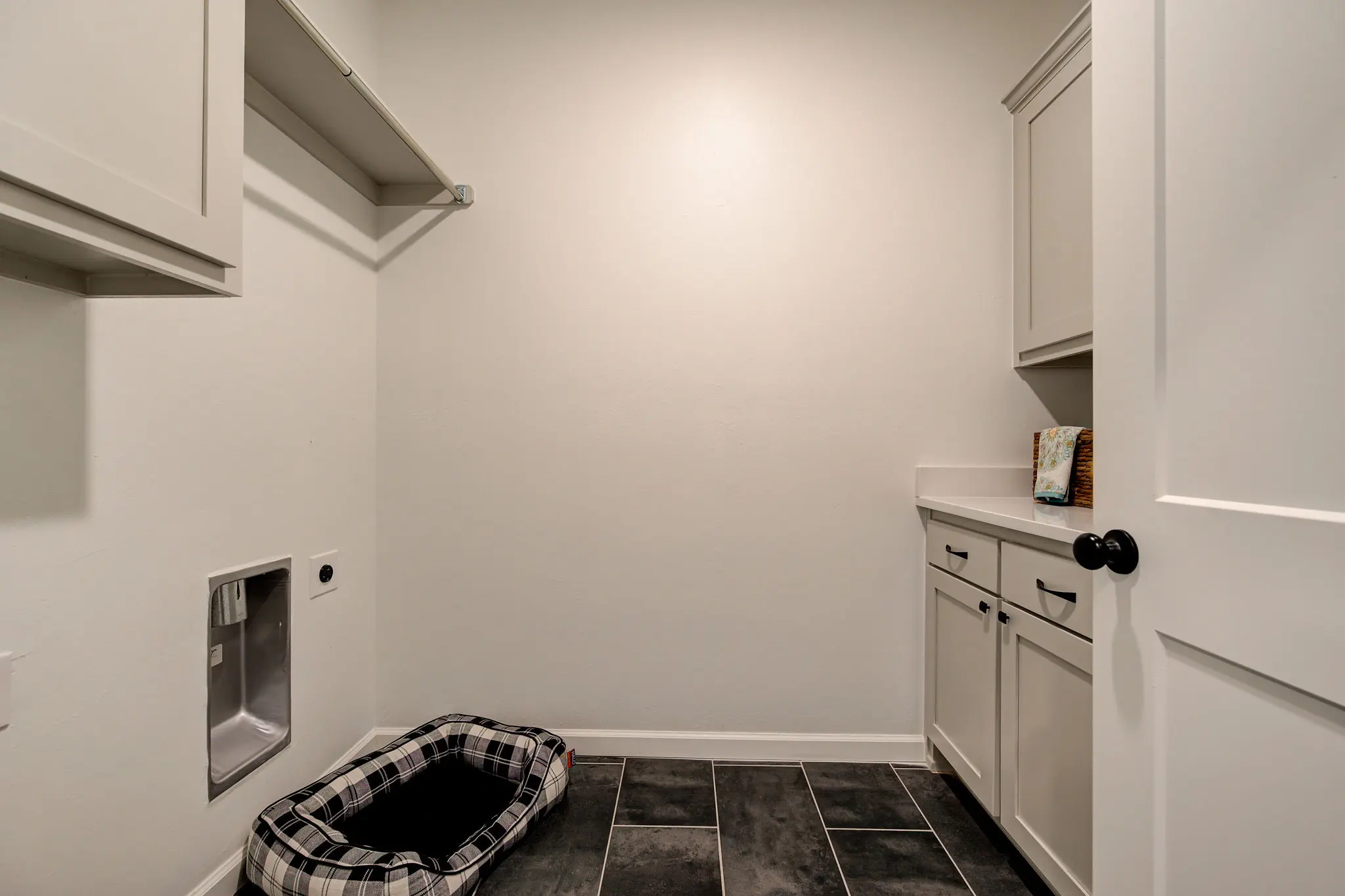 Example of London floor plan - Features and Finishes may vary based on product availability