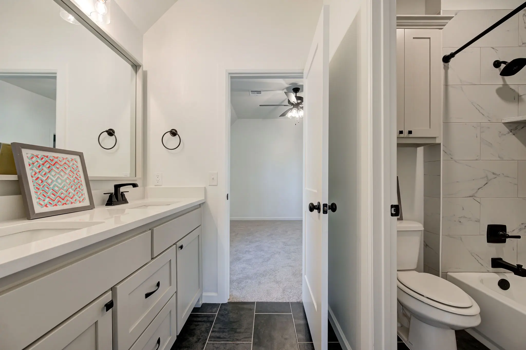 Example of London floor plan - Features and Finishes may vary based on product availability