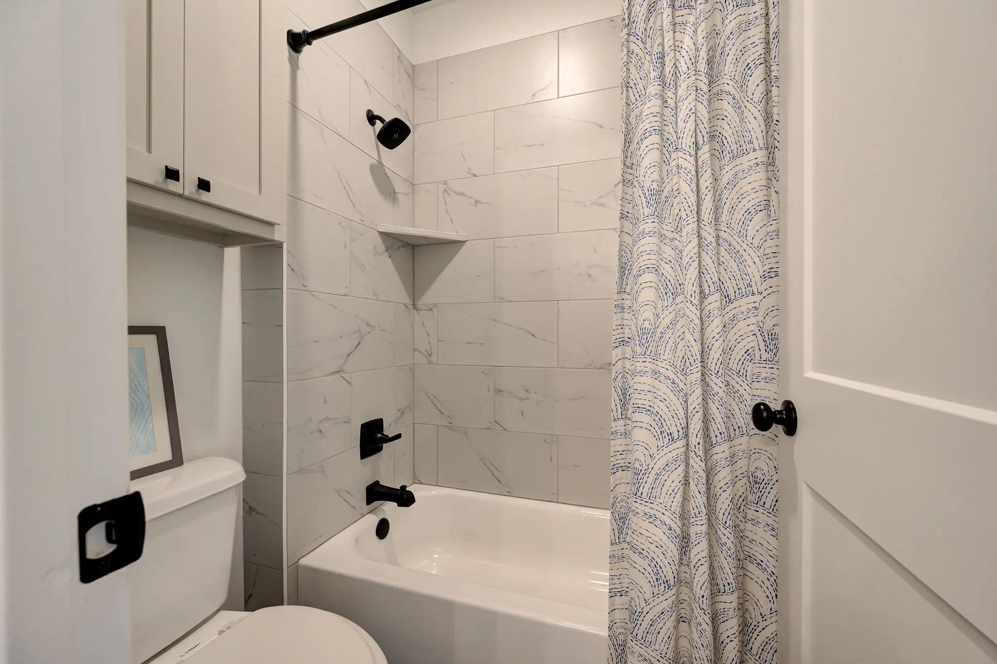 Example of London floor plan - Features and Finishes may vary based on product availability