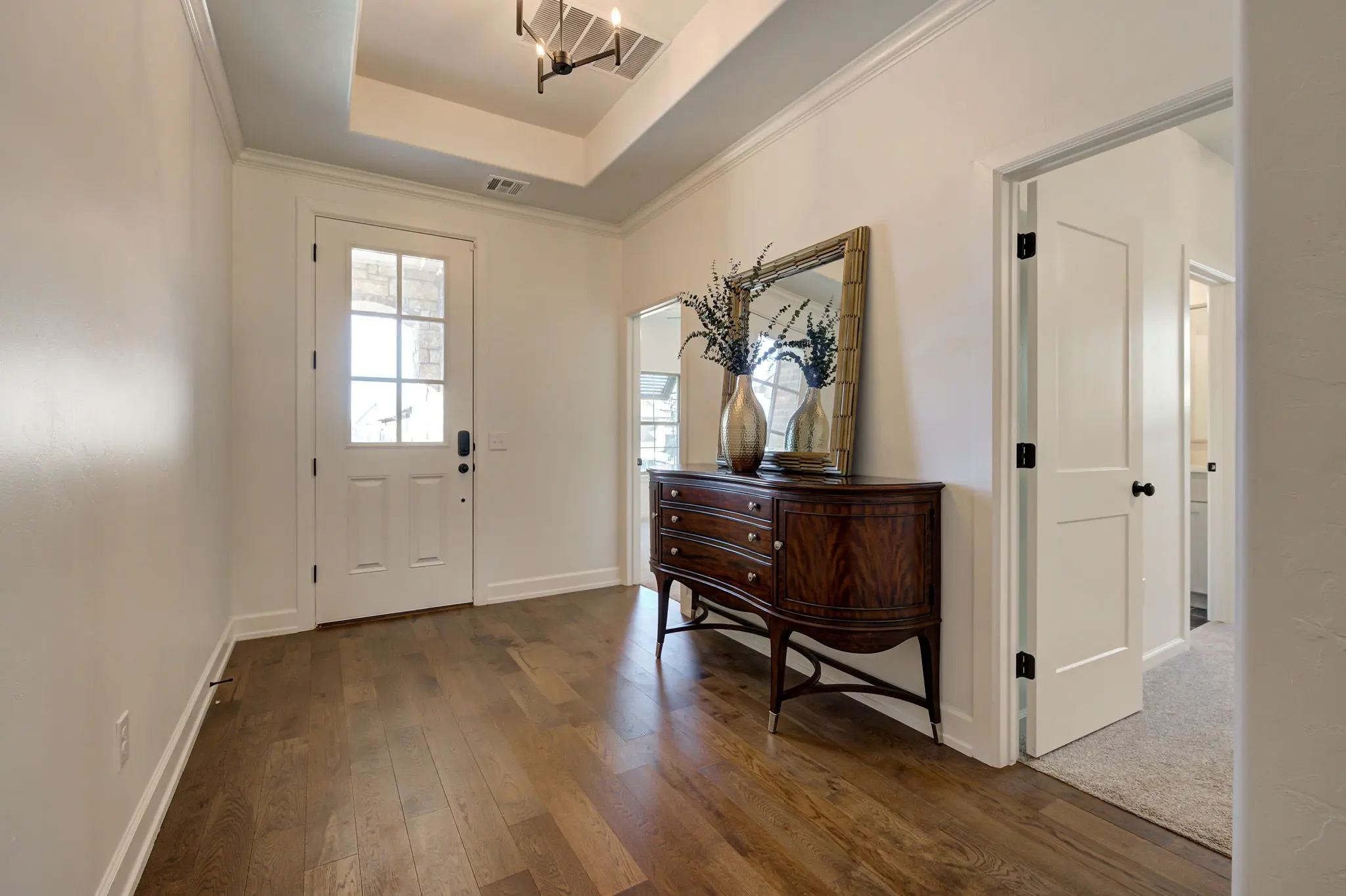 Example of London floor plan - Features and Finishes may vary based on product availability