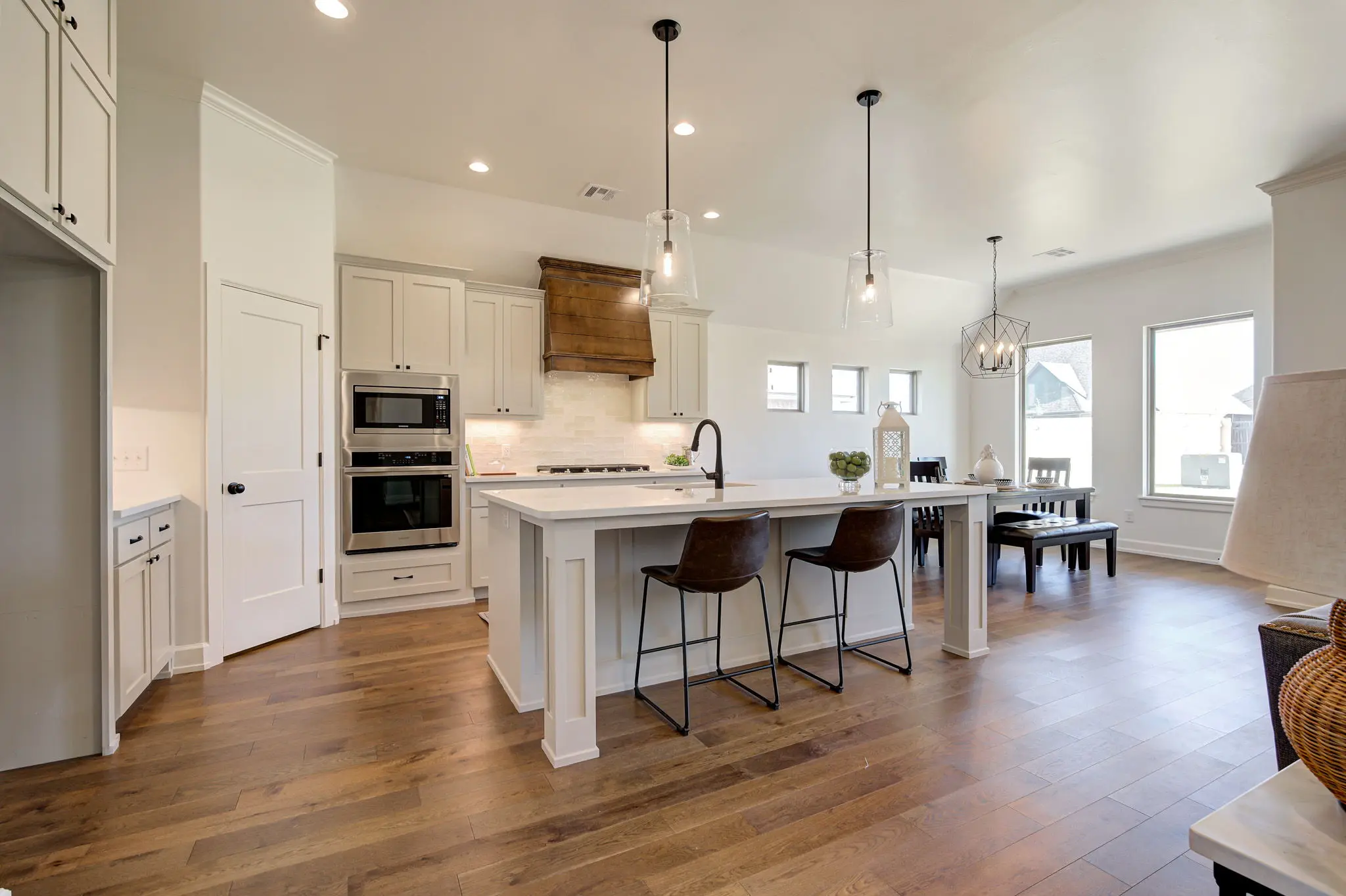 Example of London floor plan - Features and Finishes may vary based on product availability
