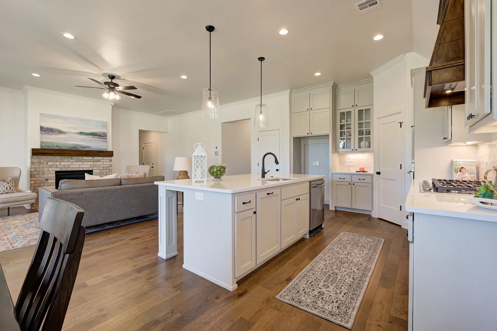 Example of London floor plan - Features and Finishes may vary based on product availabilityExample of London floor plan - Features and Finishes may vary based on product availability