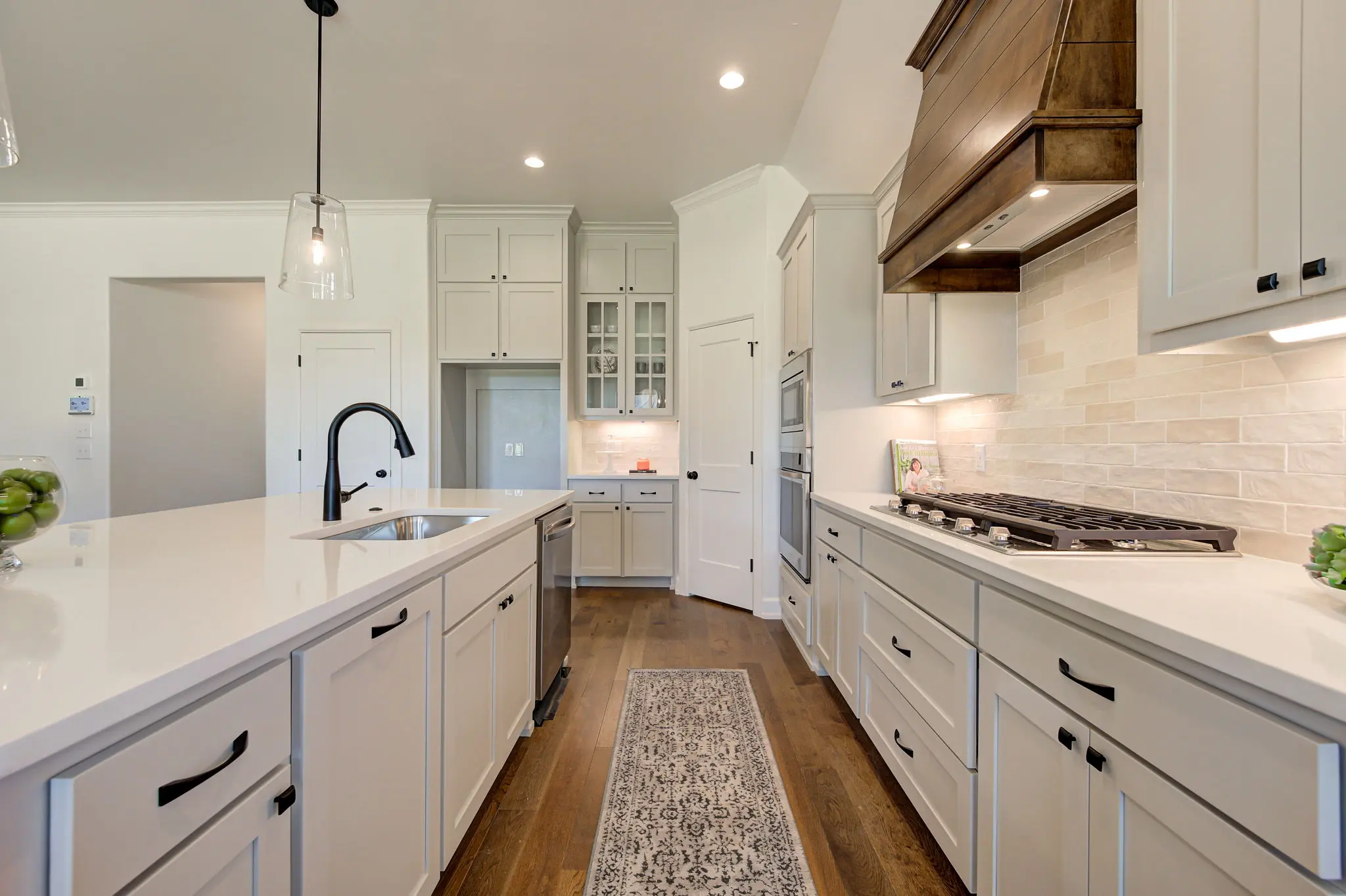 Example of London floor plan - Features and Finishes may vary based on product availability