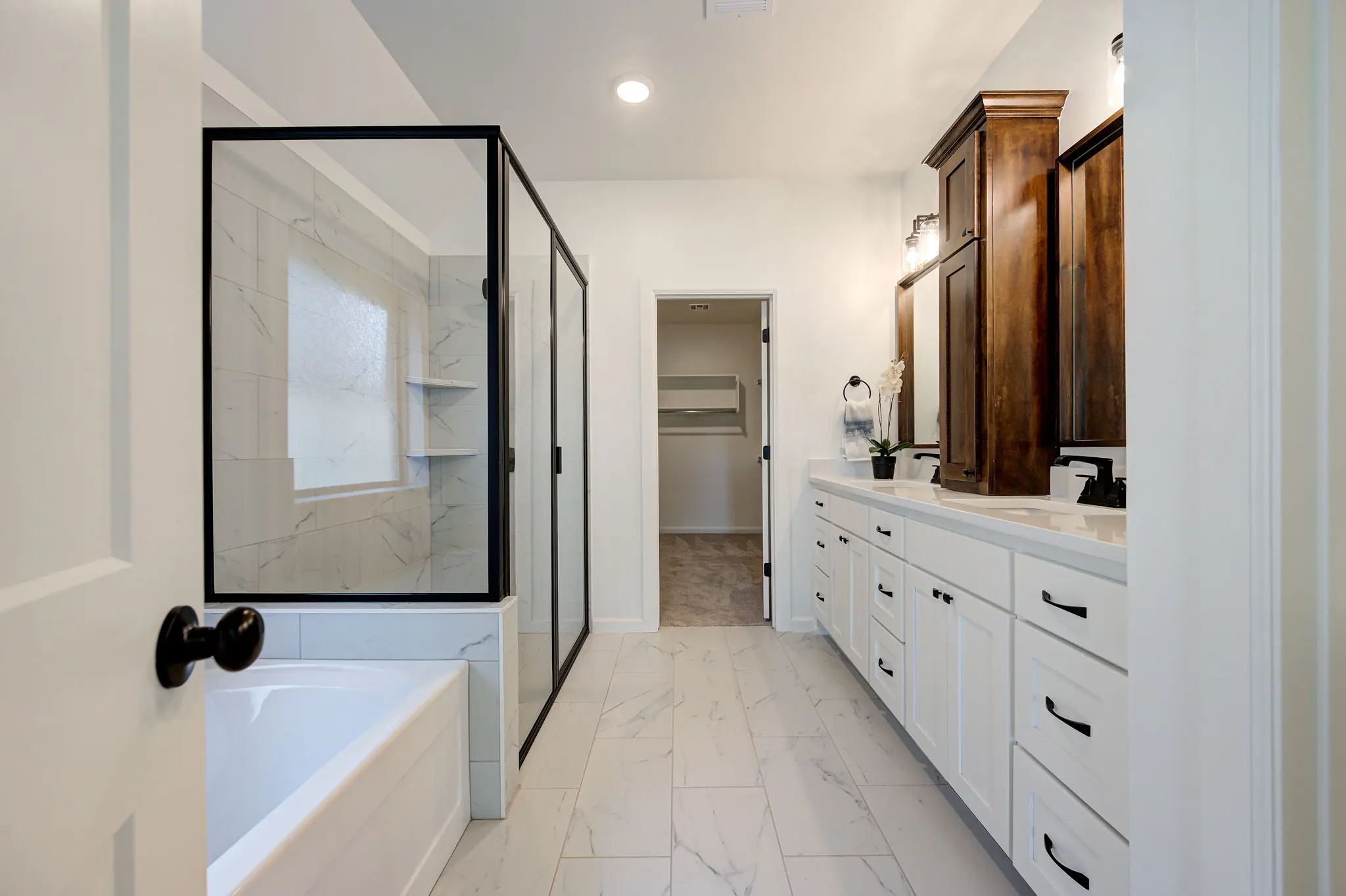 Example of London floor plan - Features and Finishes may vary based on product availability