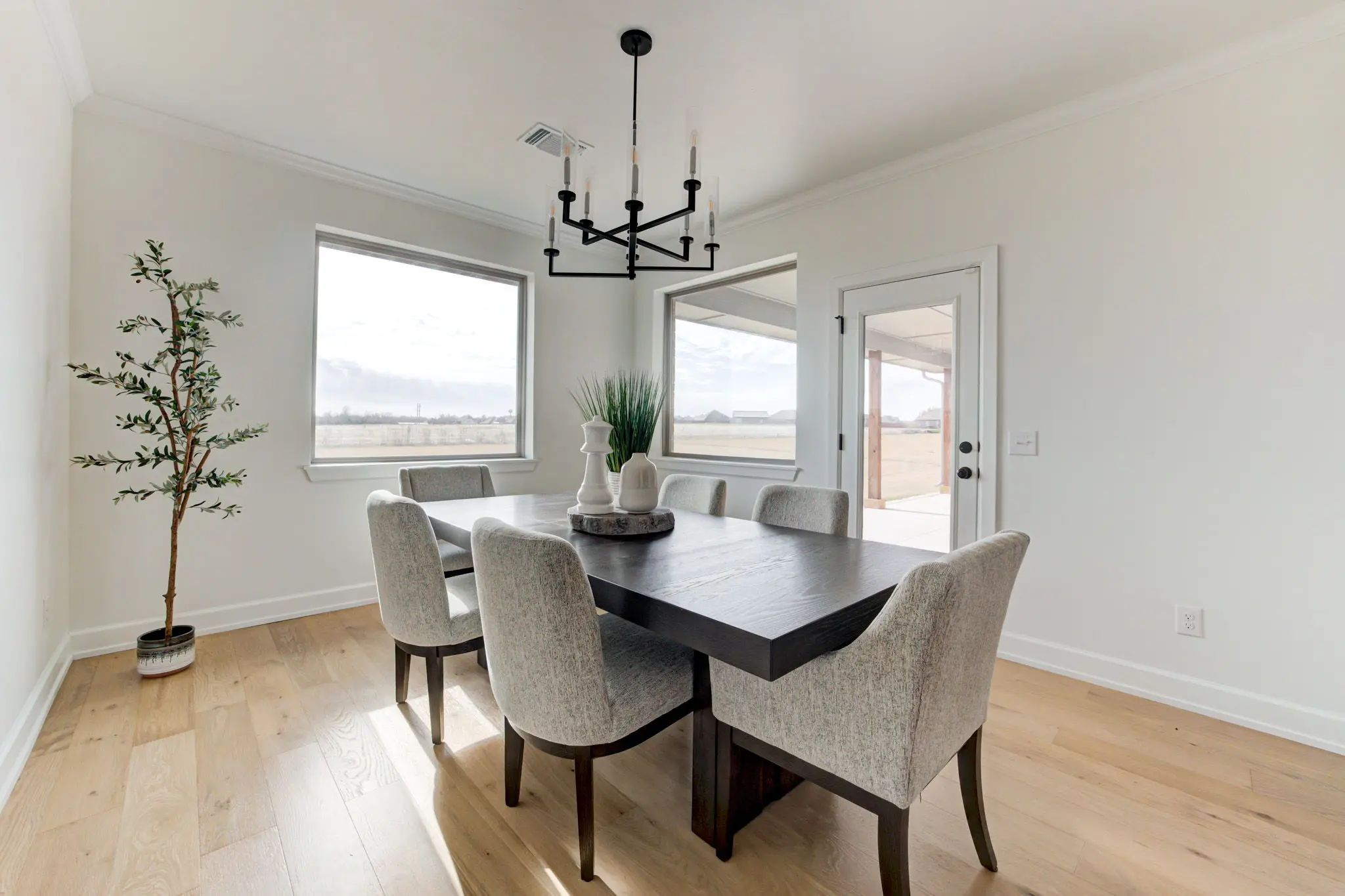 Charleston Estate - Interior Photo 14