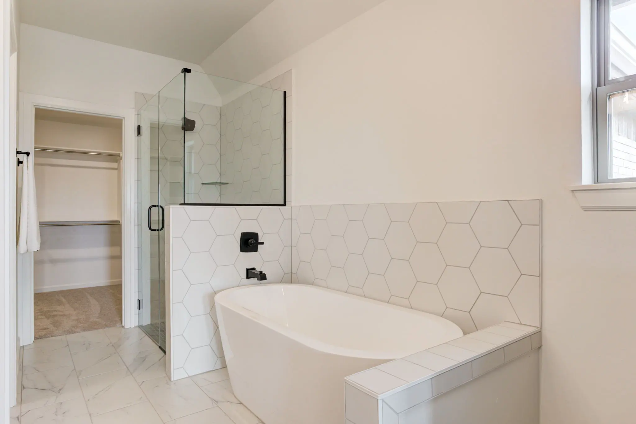 Charleston Estate - Interior Photo 19