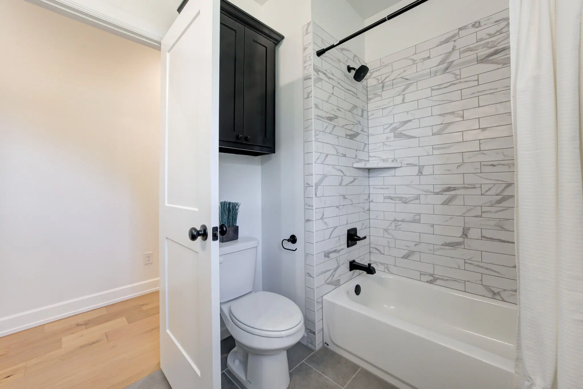 Charleston Estate - Interior Photo 26