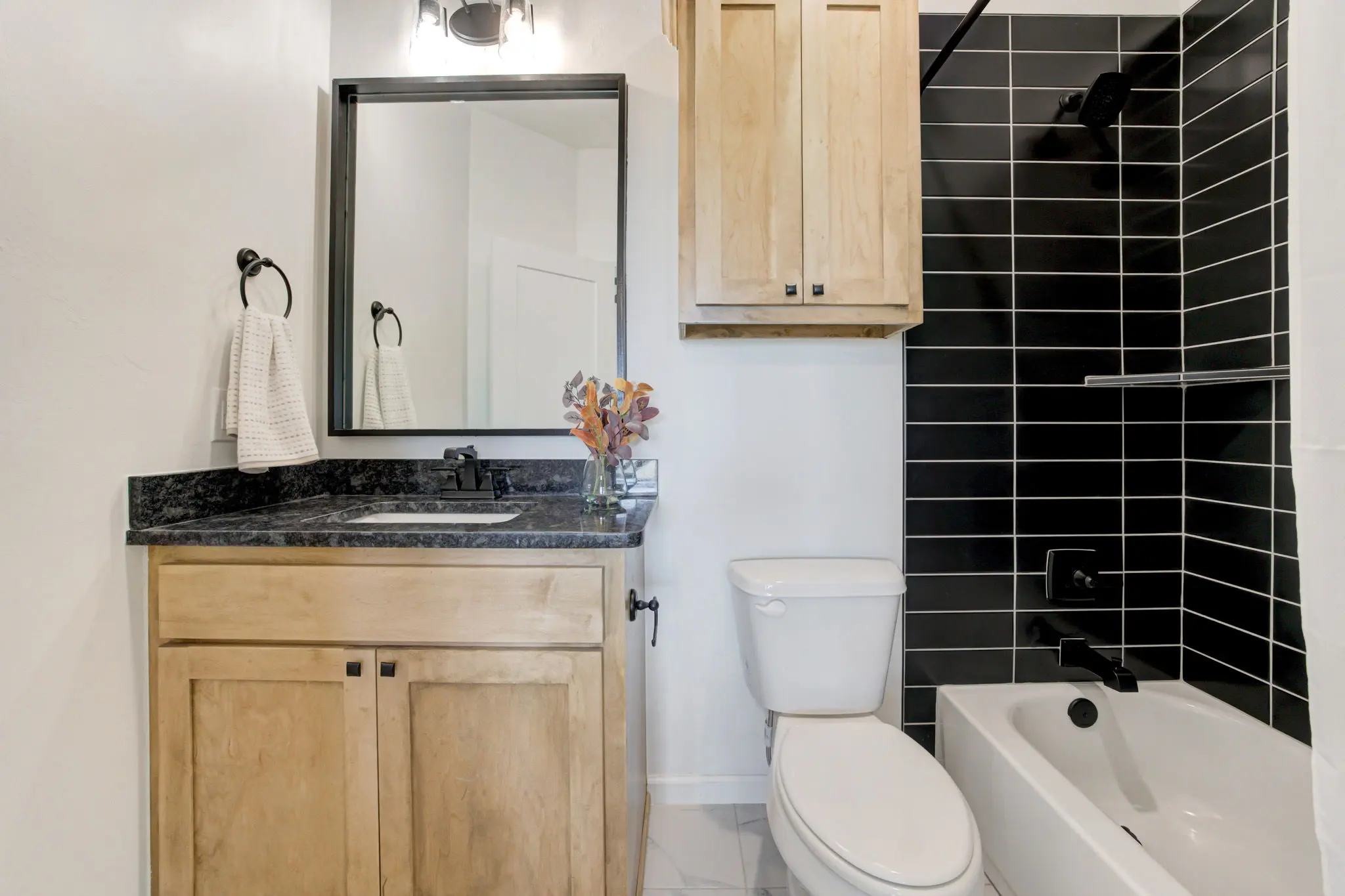 Charleston Estate - Interior Photo 31