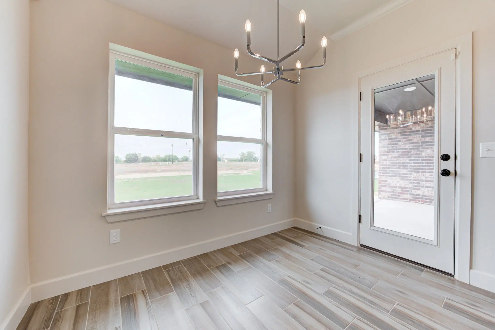 Rockland - Interior Photo 11