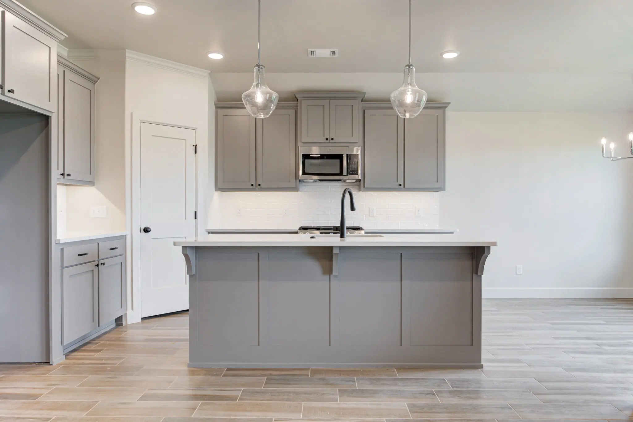 Rockland - Interior Photo 8