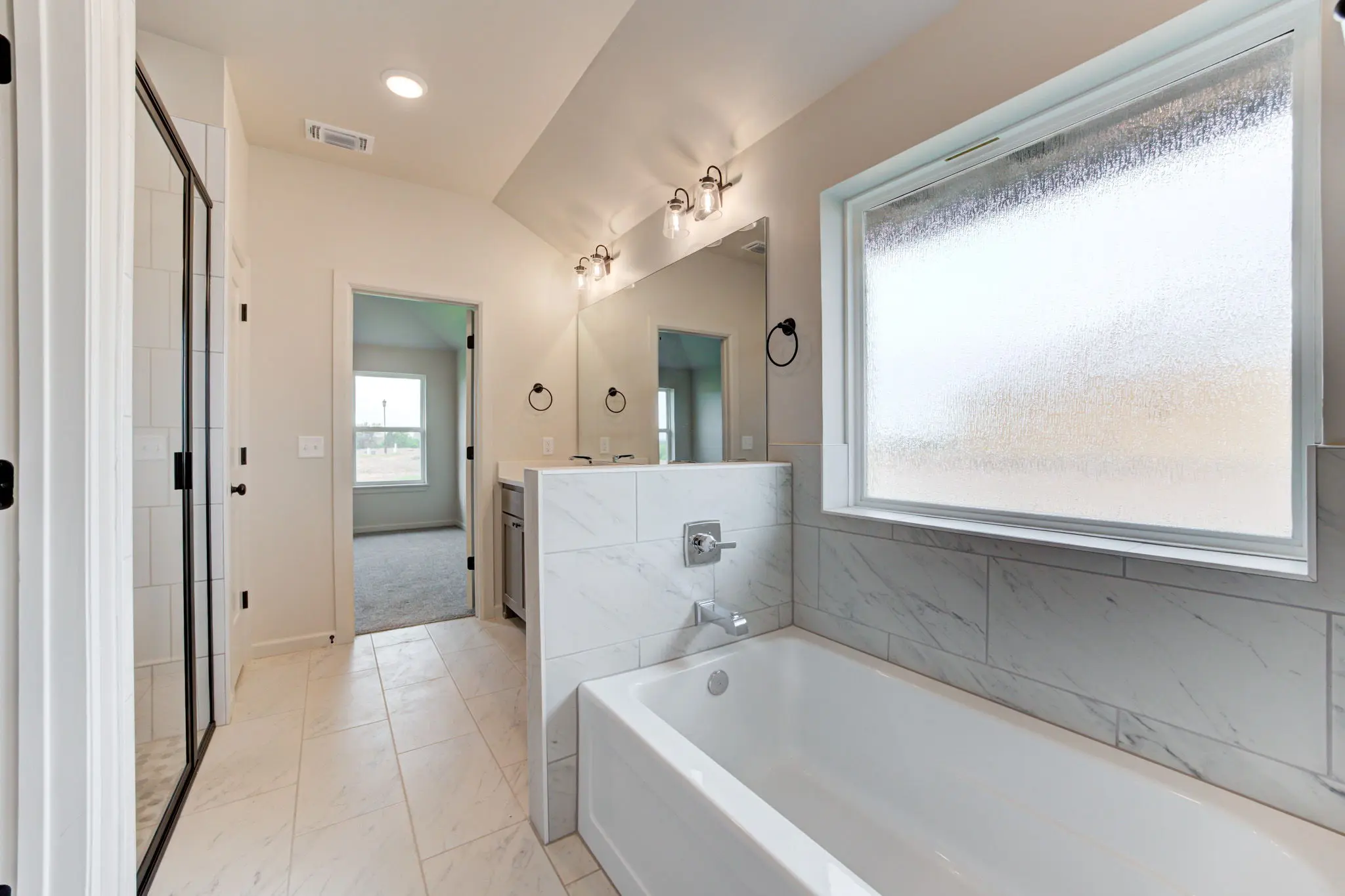 Rockland - Interior Photo 15