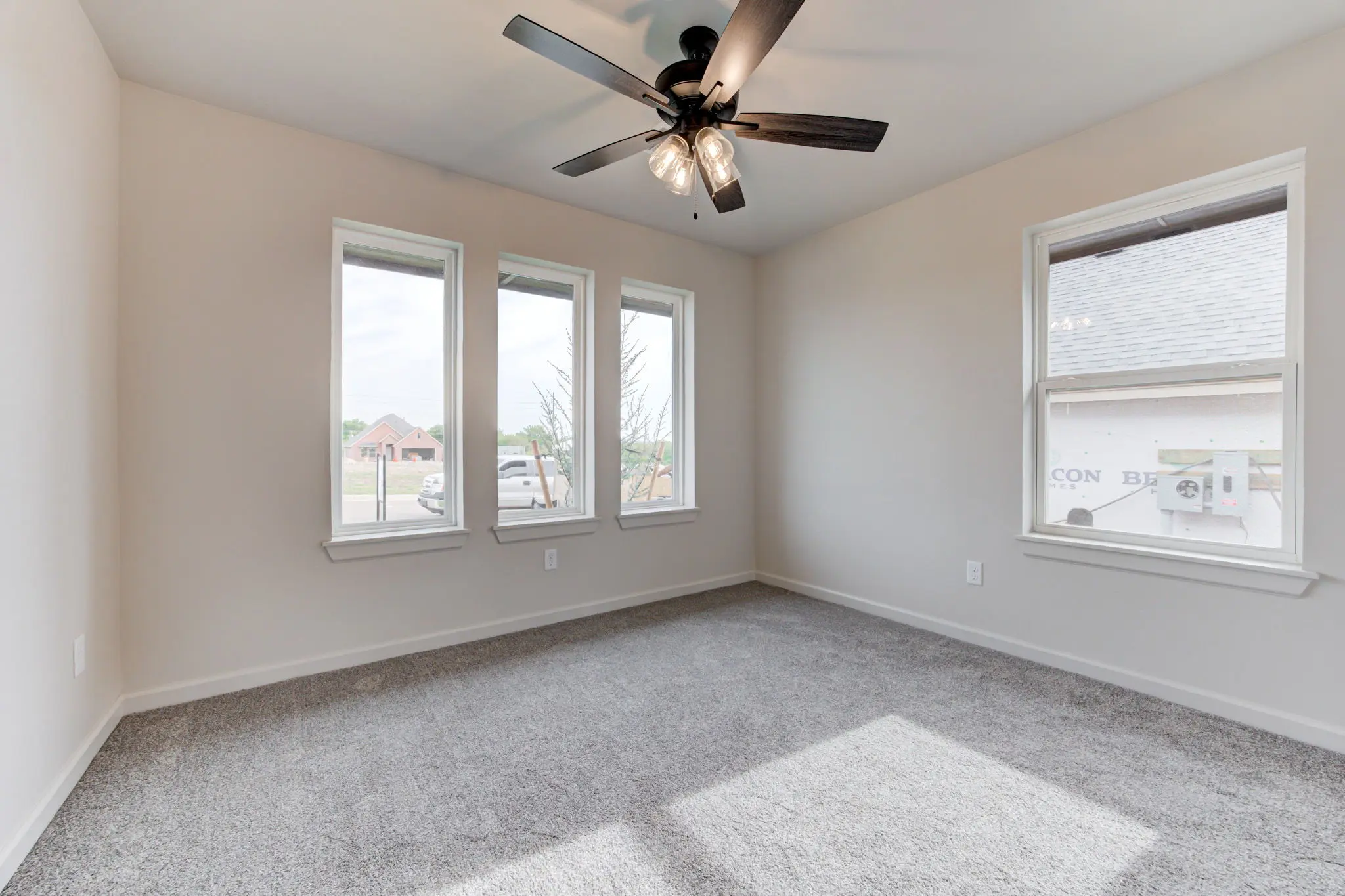 Rockland - Interior Photo 17