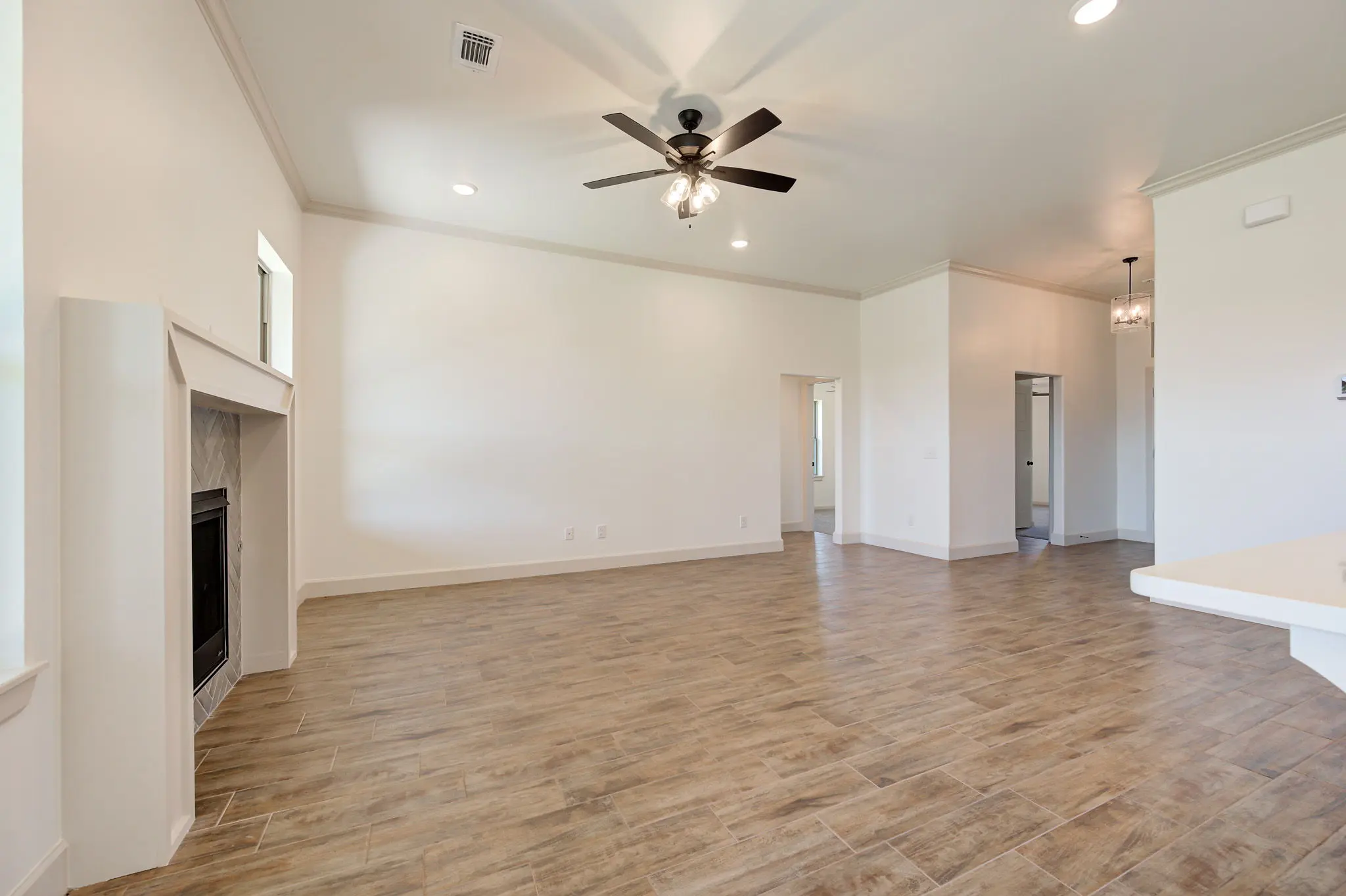 Montauk - Interior Photo 5