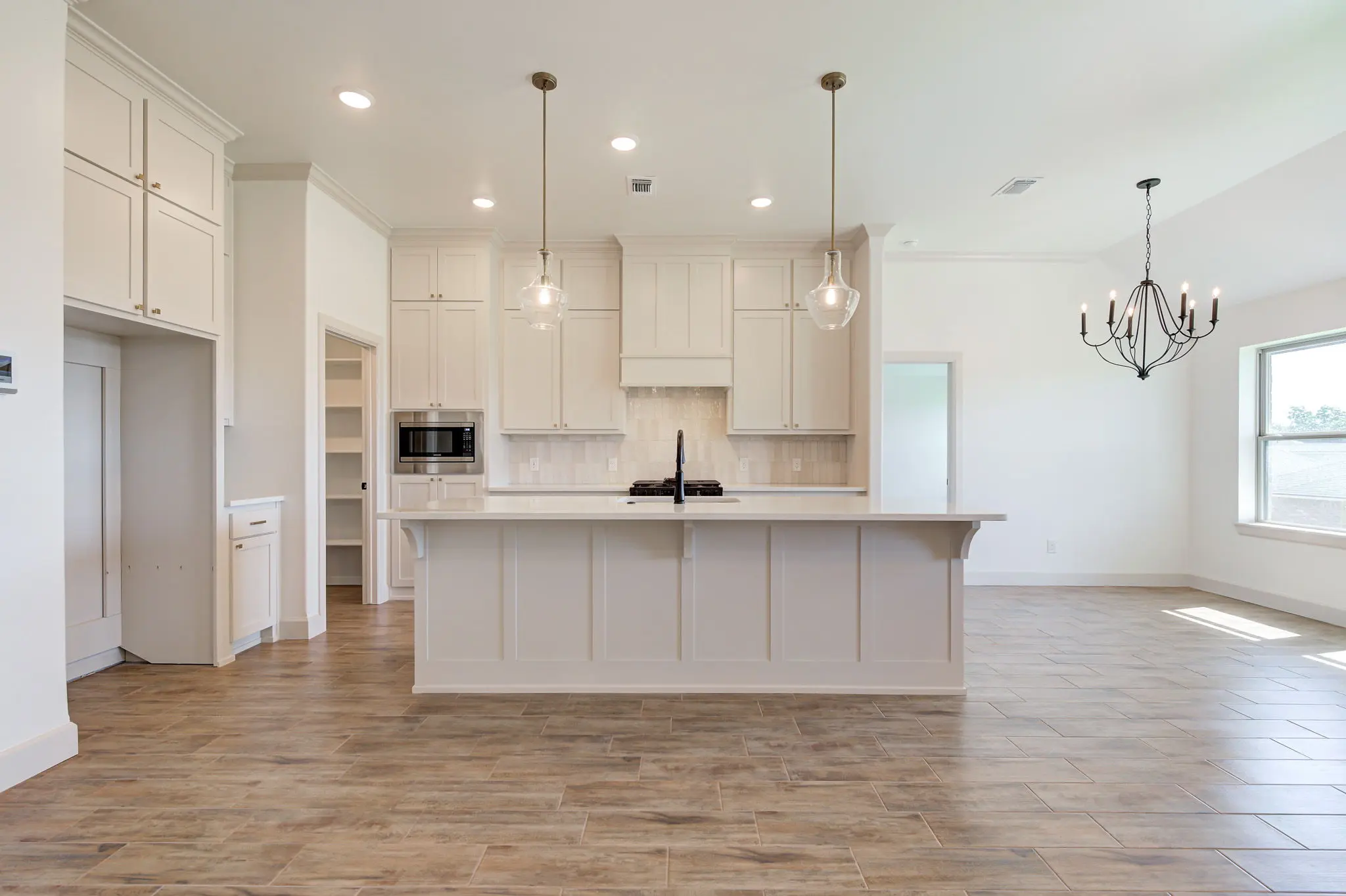 Montauk - Interior Photo 7